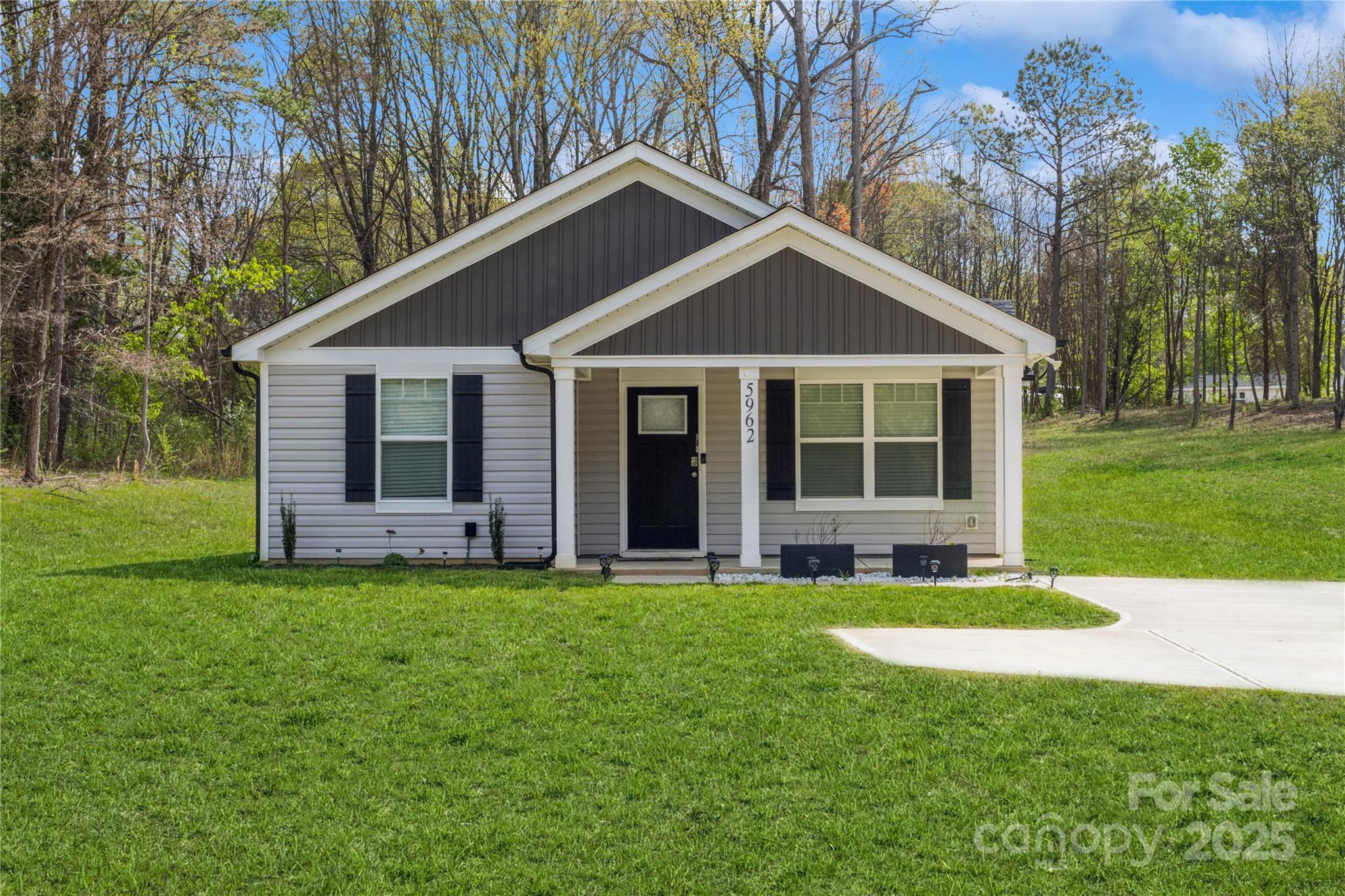 5962 Charlie Walker Road Property Photo