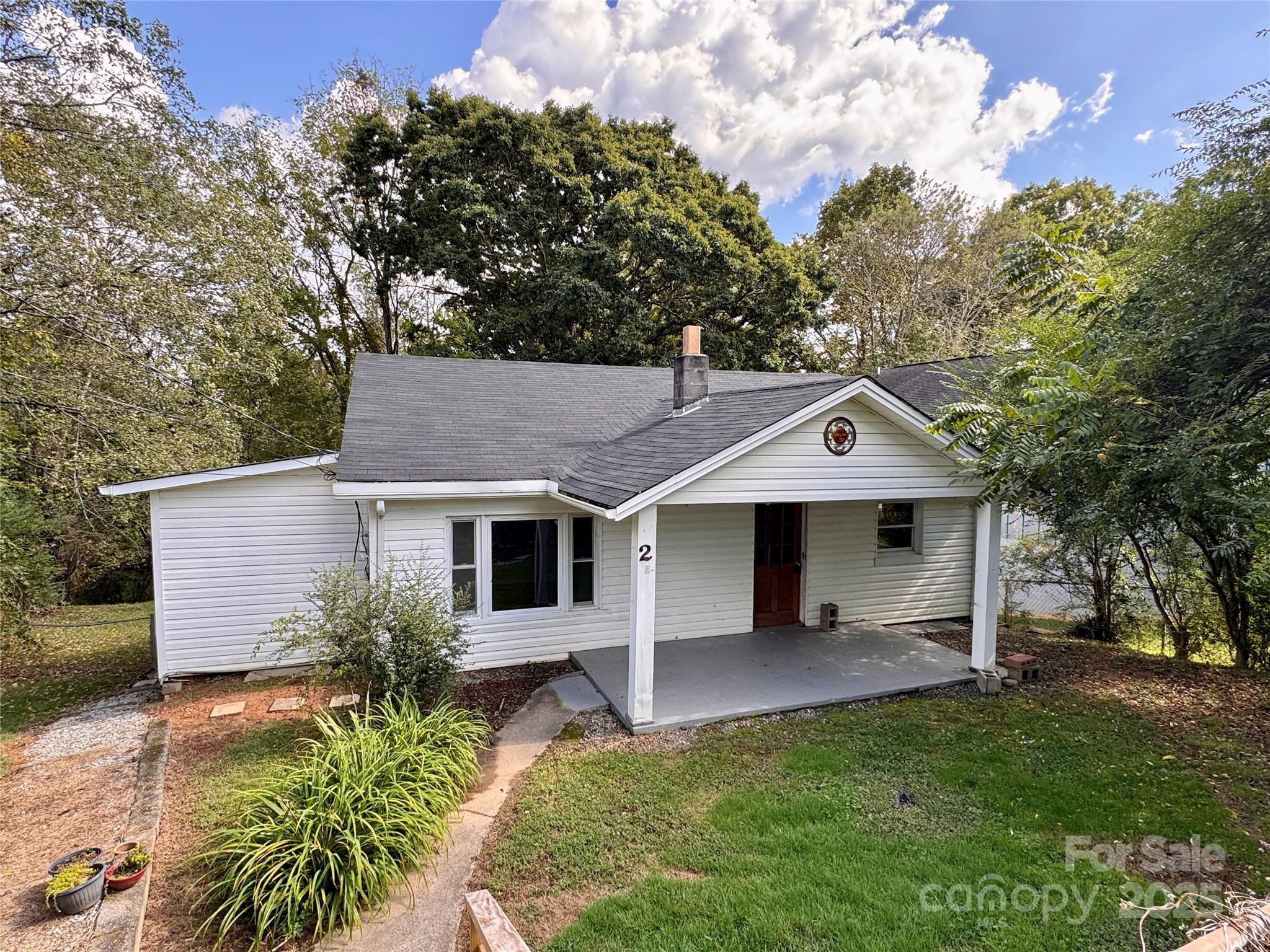 2 Evergreen Avenue Property Photo 1