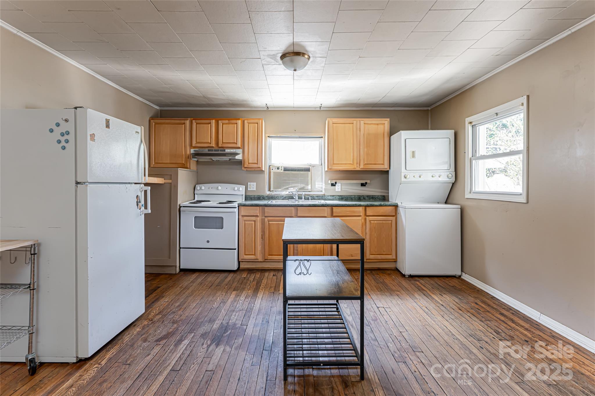 2 Evergreen Avenue Property Photo 2