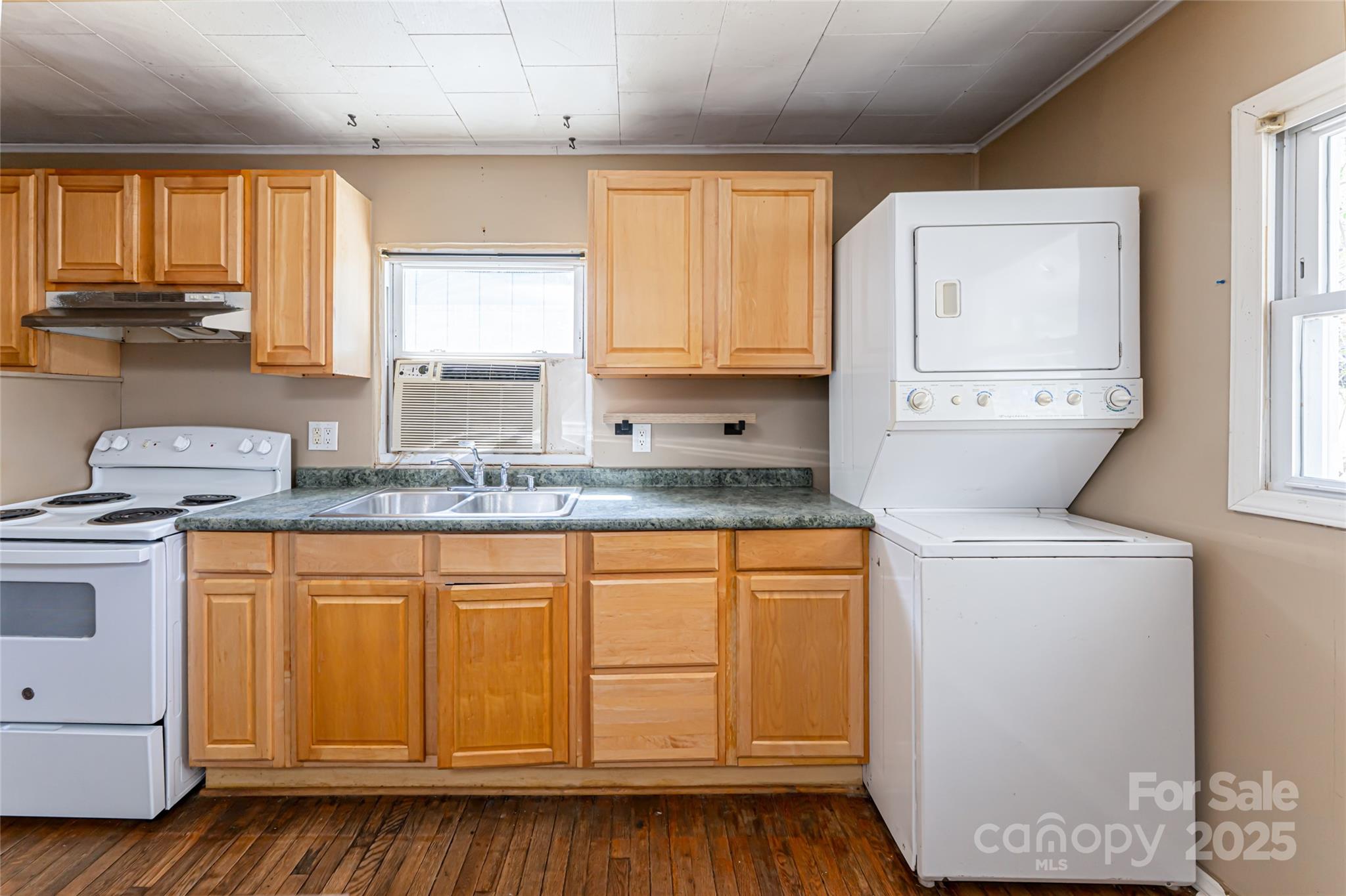 2 Evergreen Avenue Property Photo 3