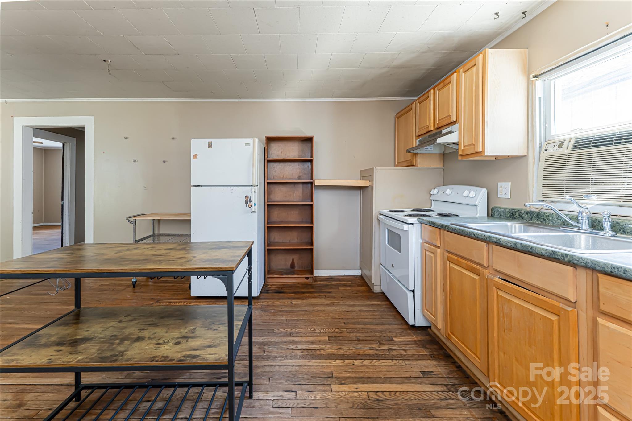 2 Evergreen Avenue Property Photo 5