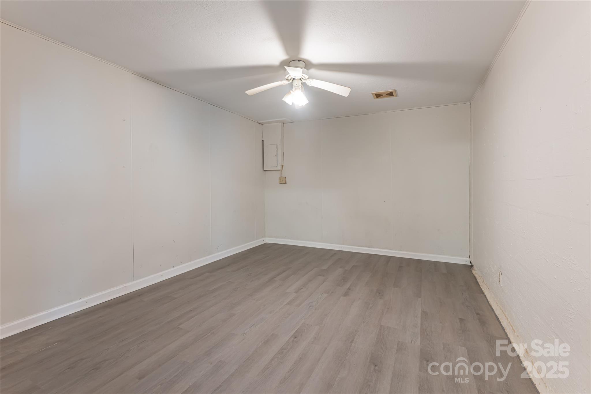 2 Evergreen Avenue Property Photo 23