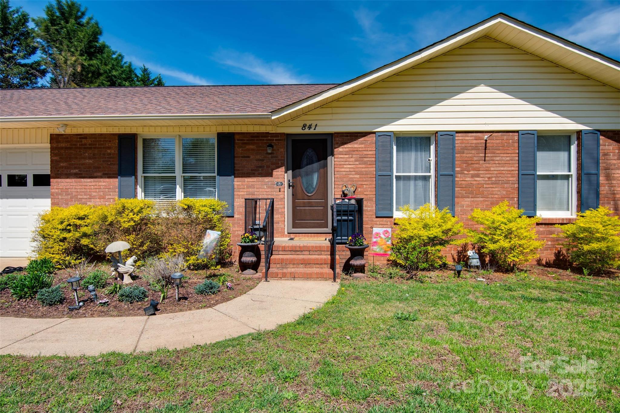 841 E Zion Church Road Property Photo