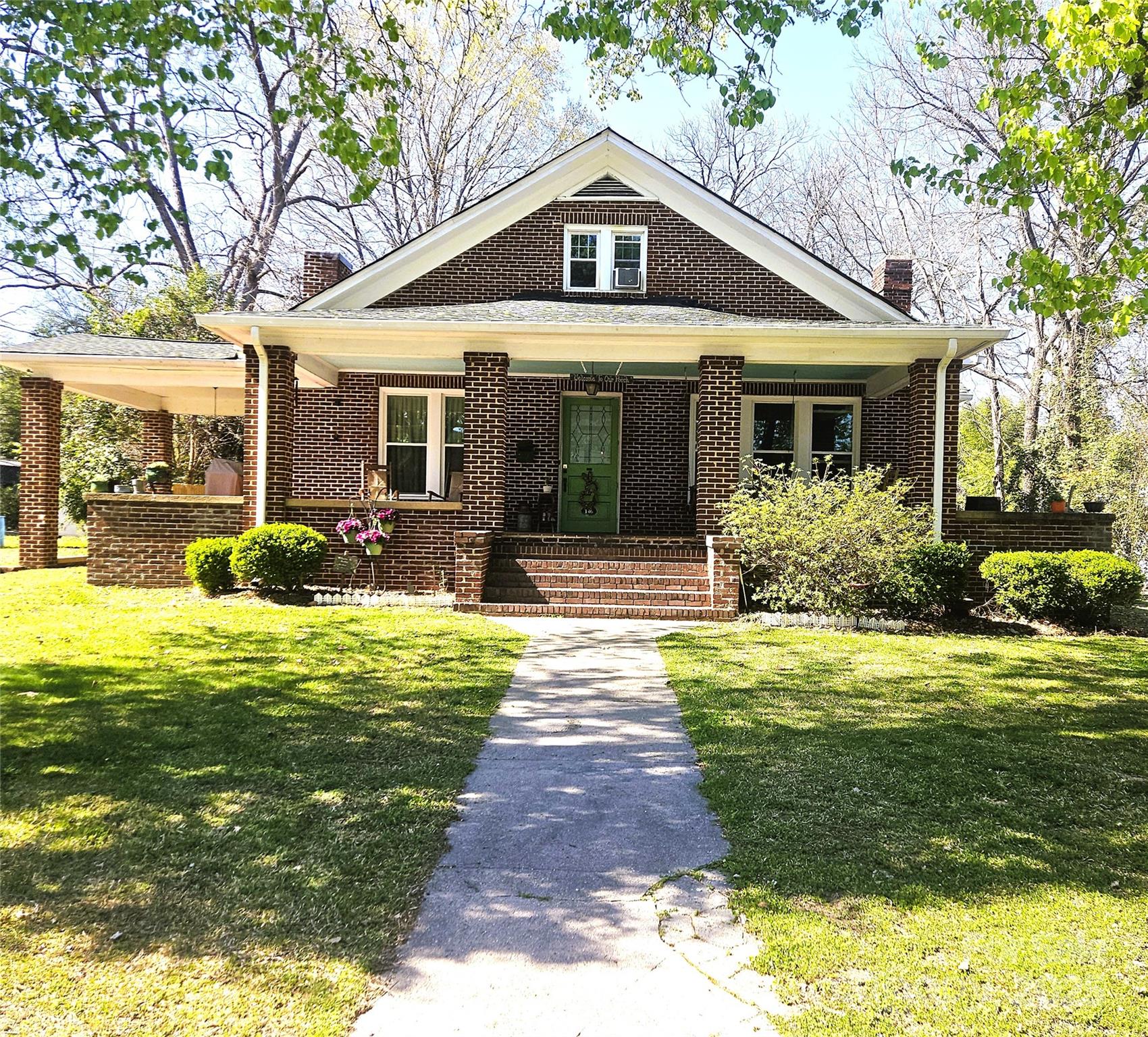 146 Saluda Street Property Photo