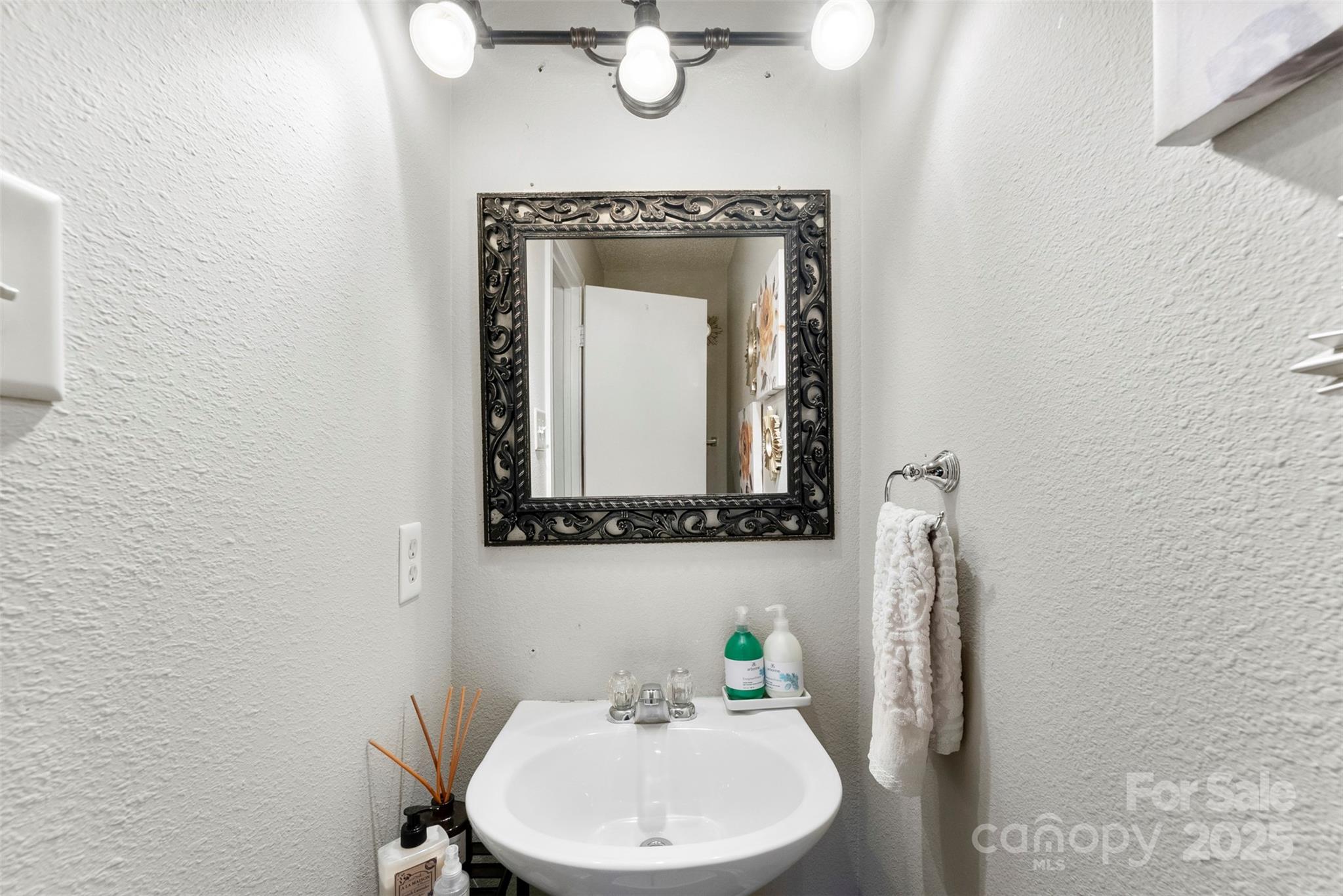 2011 Dunsmore Lane 137 Property Photo 11