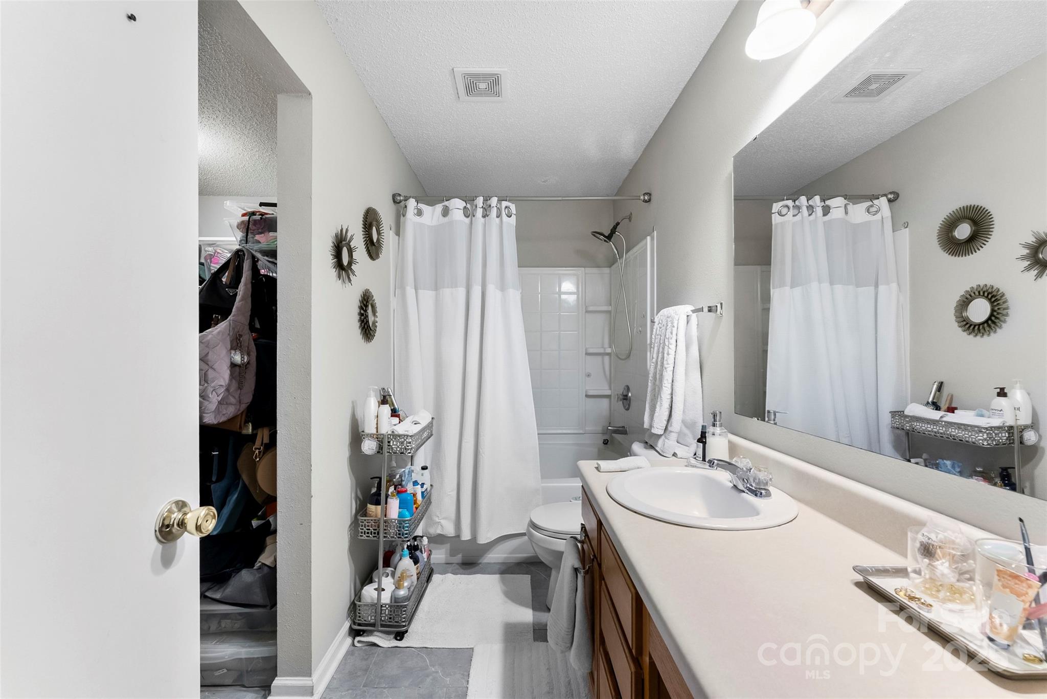 2011 Dunsmore Lane 137 Property Photo 20