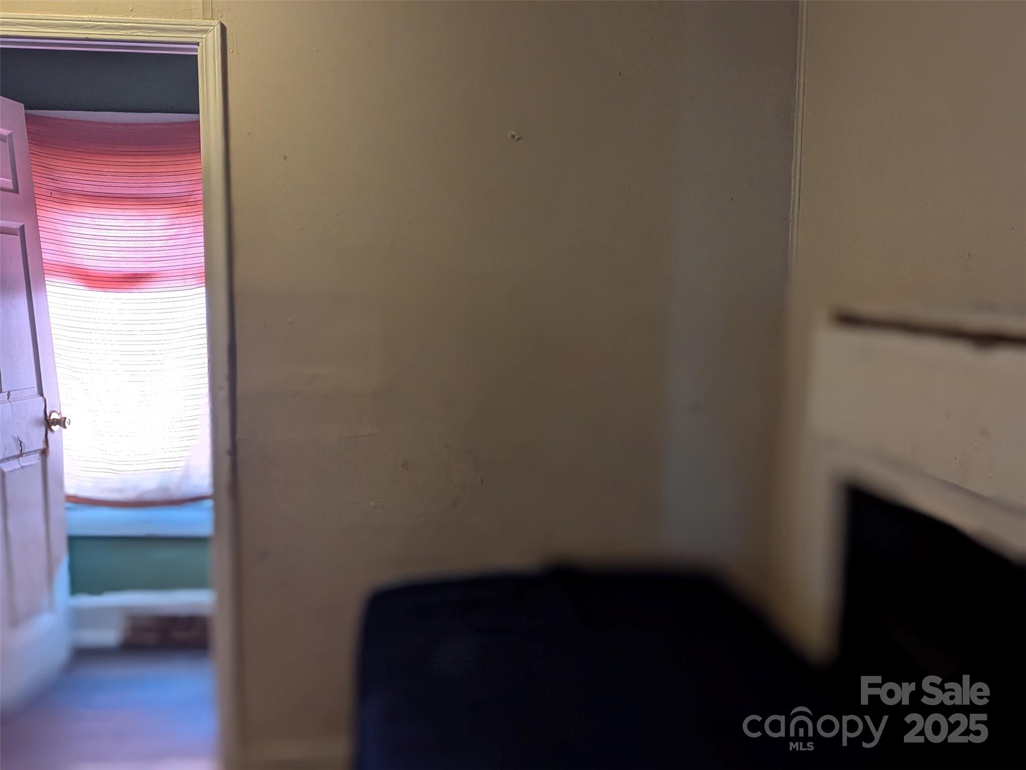 1900 E Ozark Avenue Property Photo 3