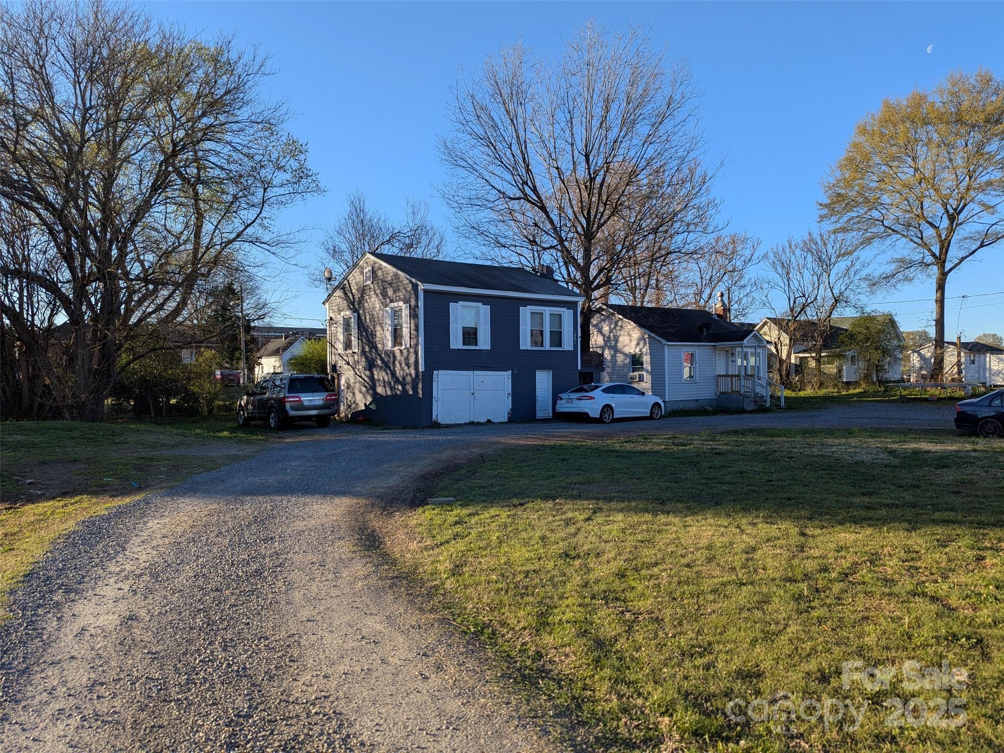 1900 E Ozark Avenue Property Photo 17