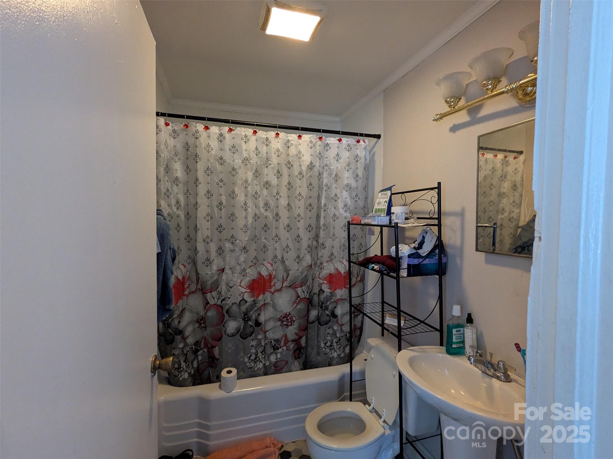 1900 E Ozark Avenue Property Photo 22
