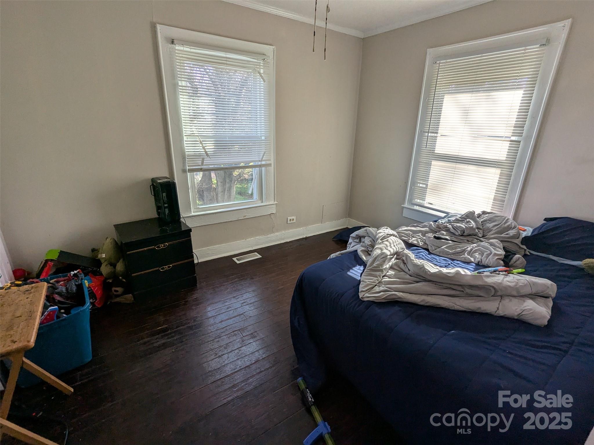 1900 E Ozark Avenue Property Photo 23