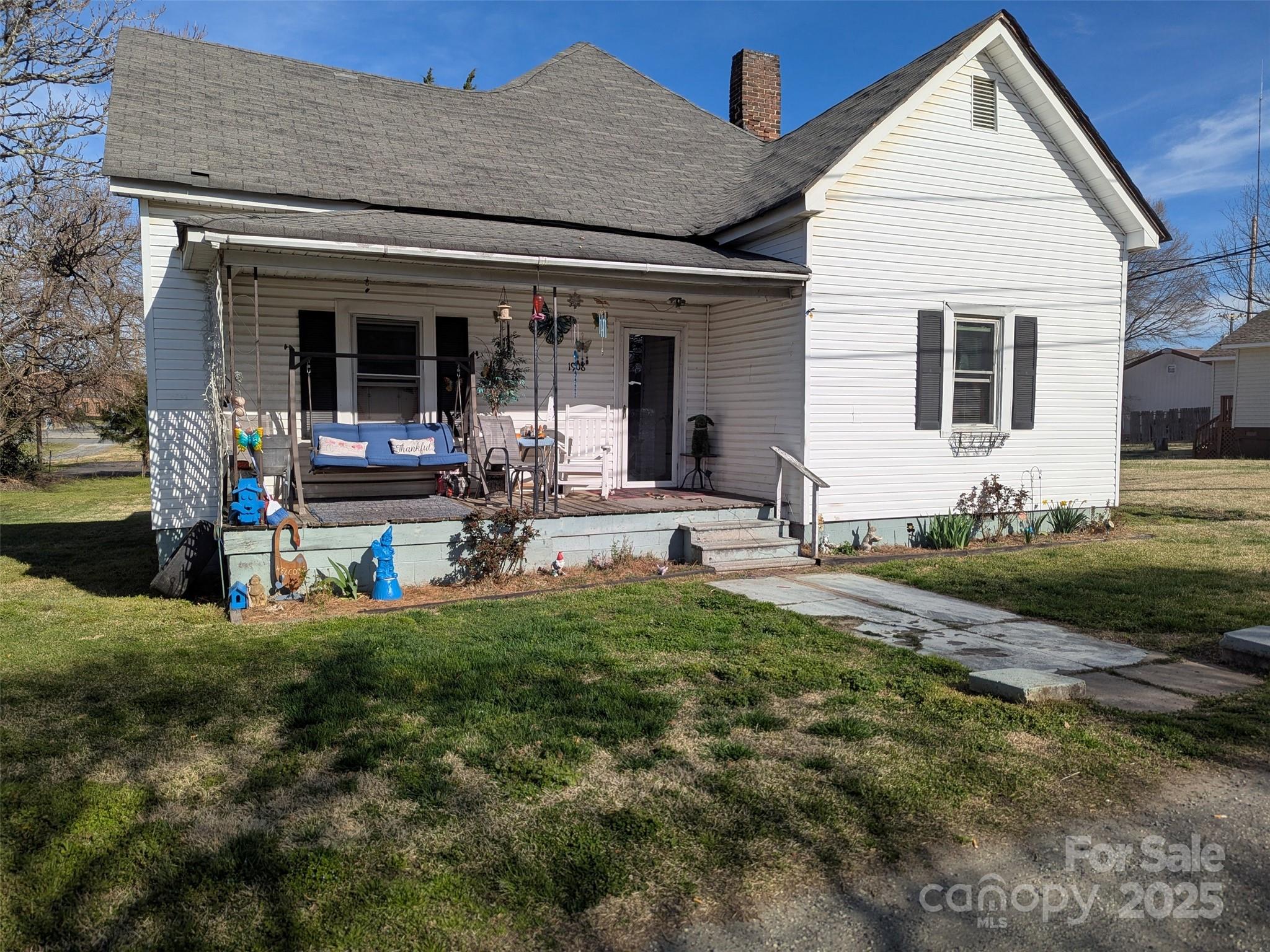 1900 E Ozark Avenue Property Photo 25