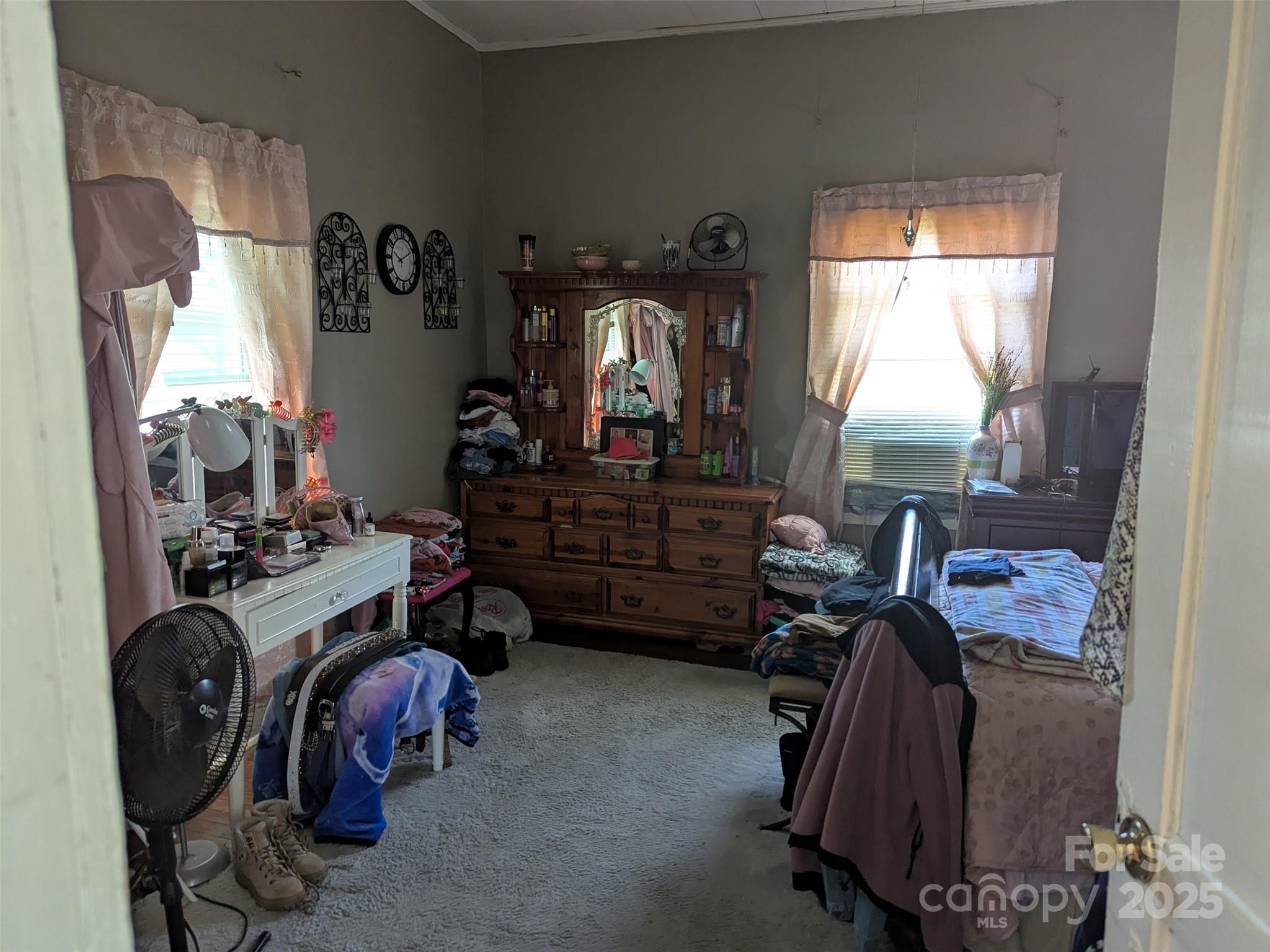 1900 E Ozark Avenue Property Photo 34