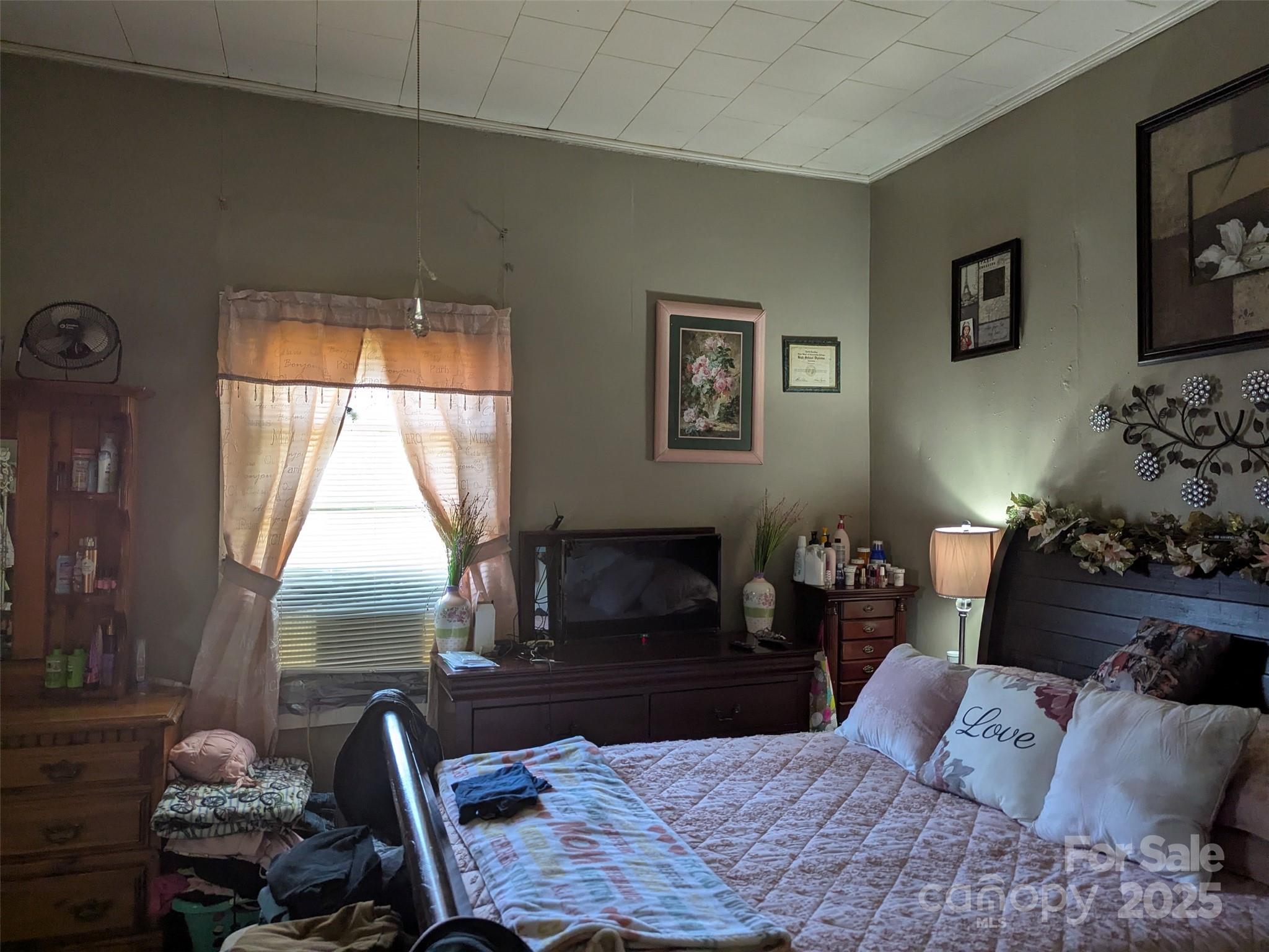 1900 E Ozark Avenue Property Photo 35