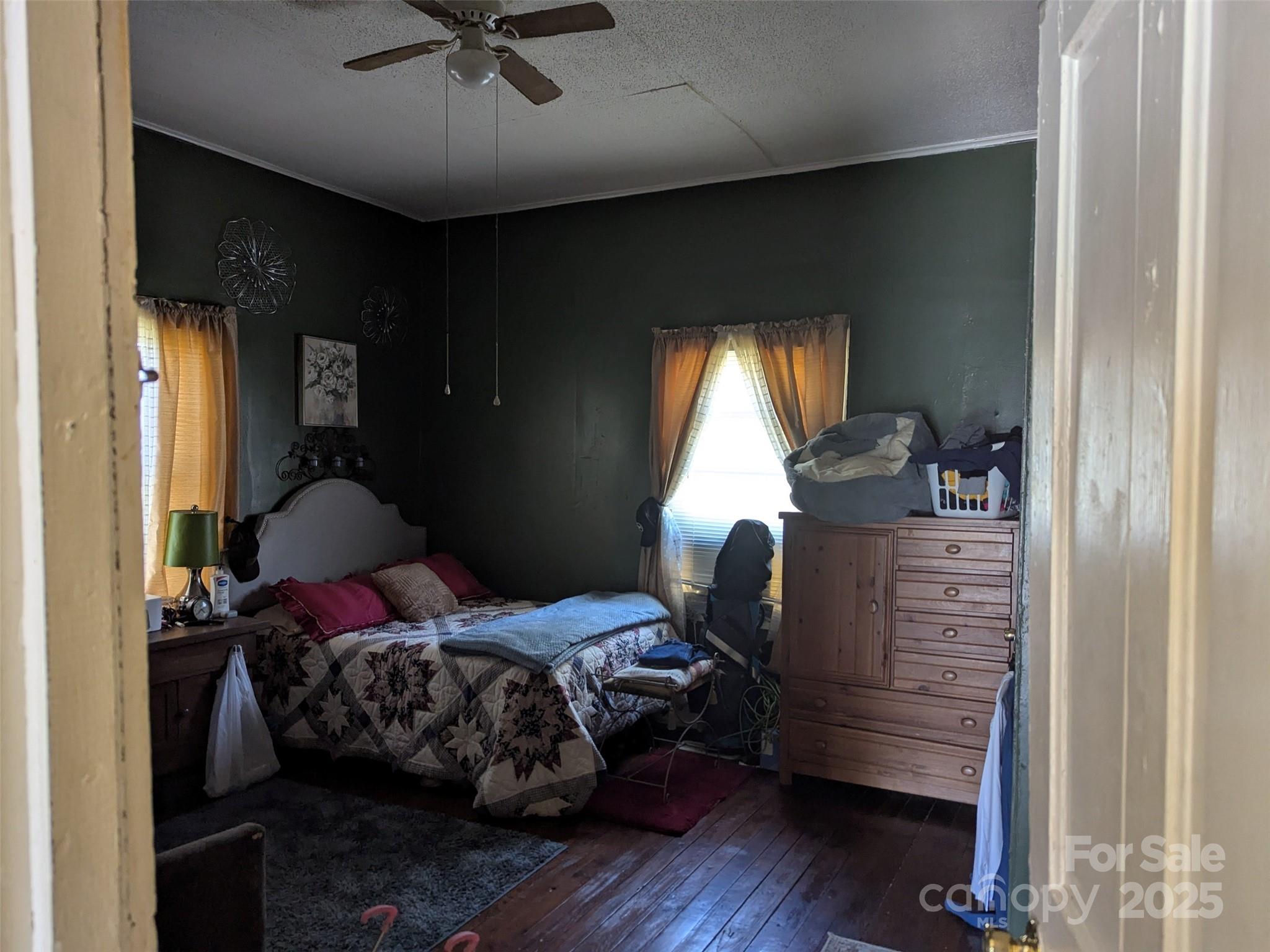 1900 E Ozark Avenue Property Photo 36