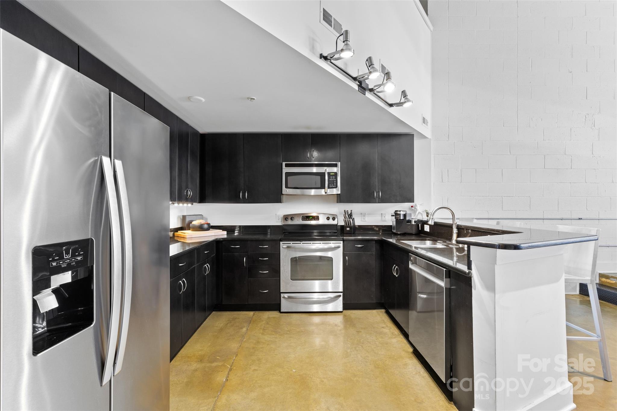 925 Westmere Avenue Property Photo 10