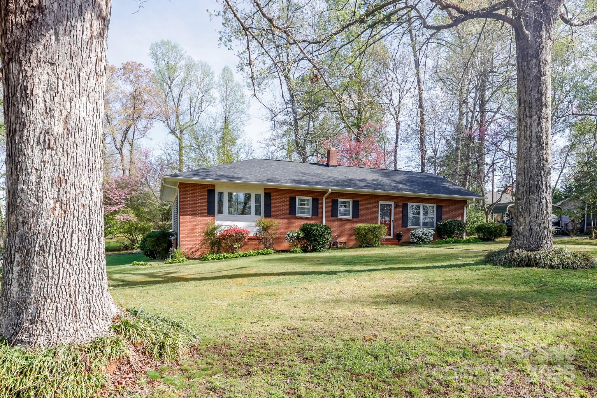 194 Fernwood Circle Property Photo