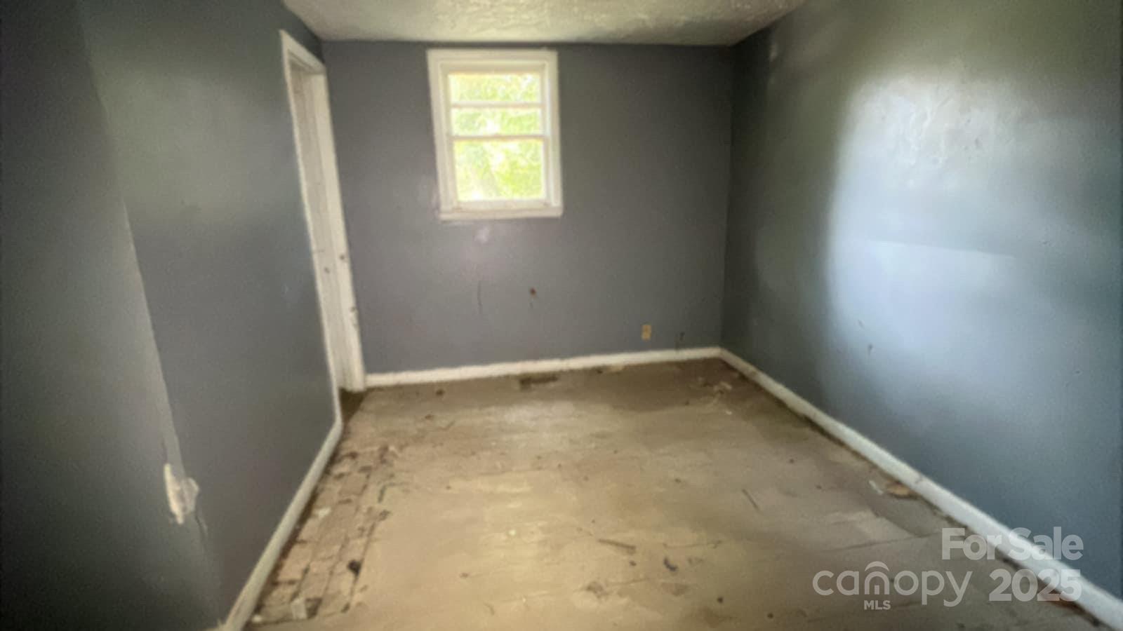509 School Street Property Photo 5