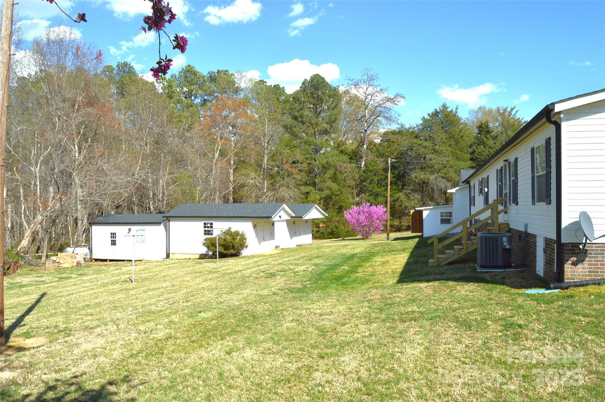 648 Dobson Farm Road Property Photo 2