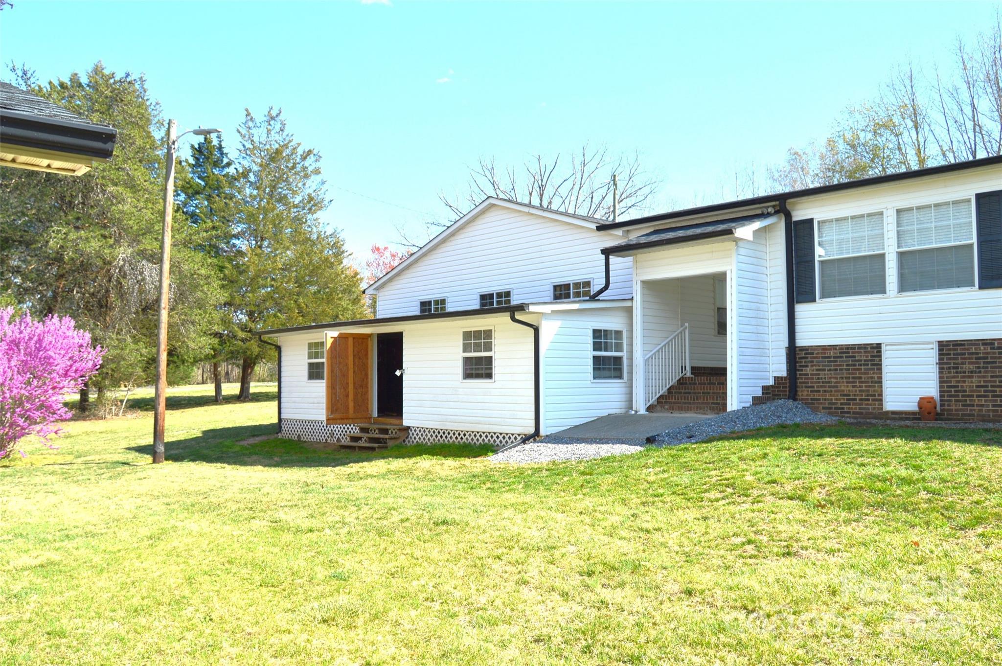 648 Dobson Farm Road Property Photo 5