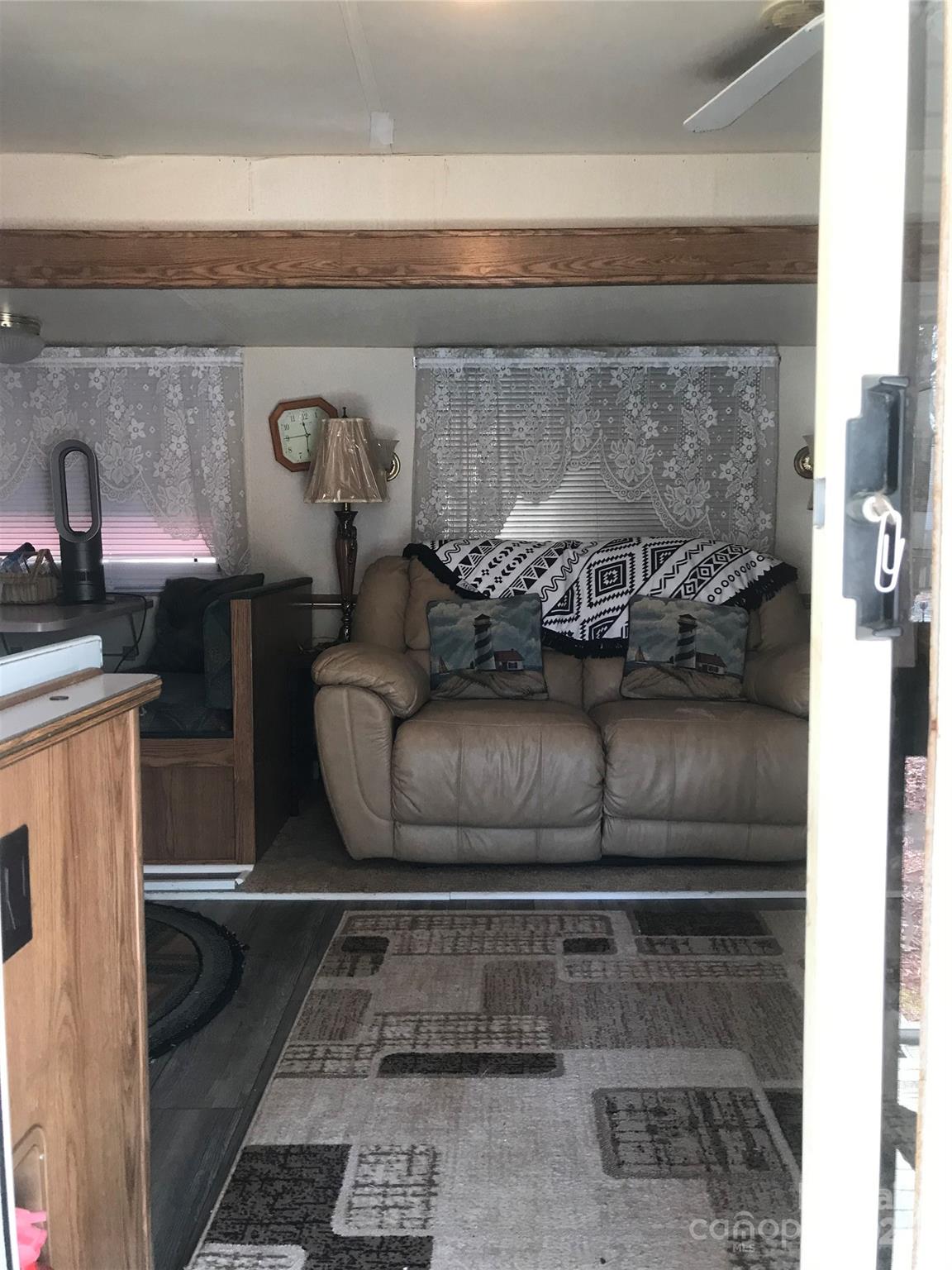 149 Deer Park Road D26/27 Property Photo 10