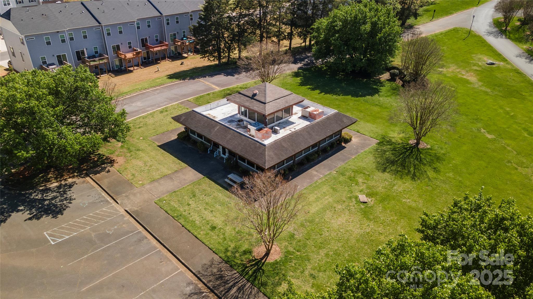 130 Heritage Boulevard Property Photo 8