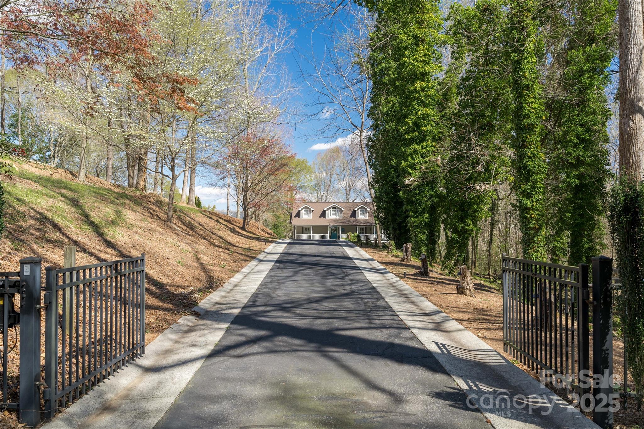8172 Summit Ridge Drive Property Photo