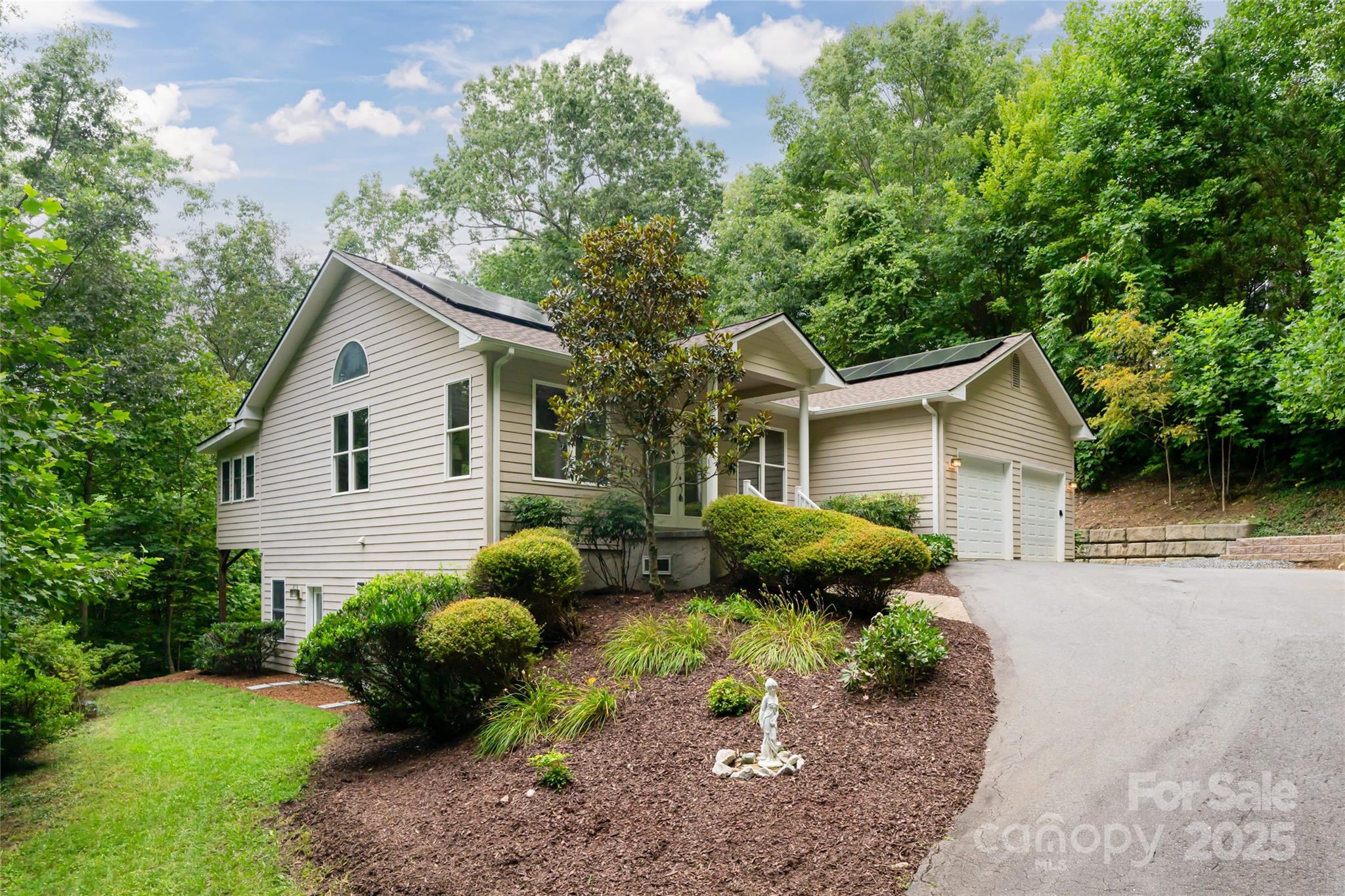 15 Falcon Crest Drive Property Photo