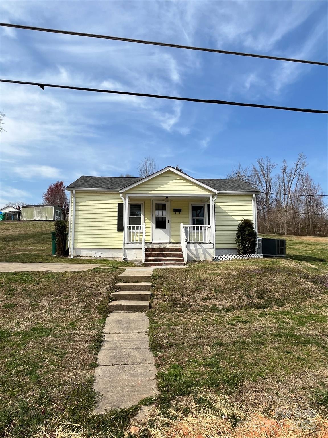214 S Jonesville Boulevard Property Photo