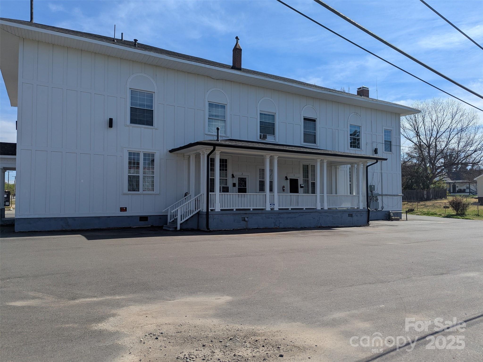 1909 E Ozark Avenue Property Photo 22