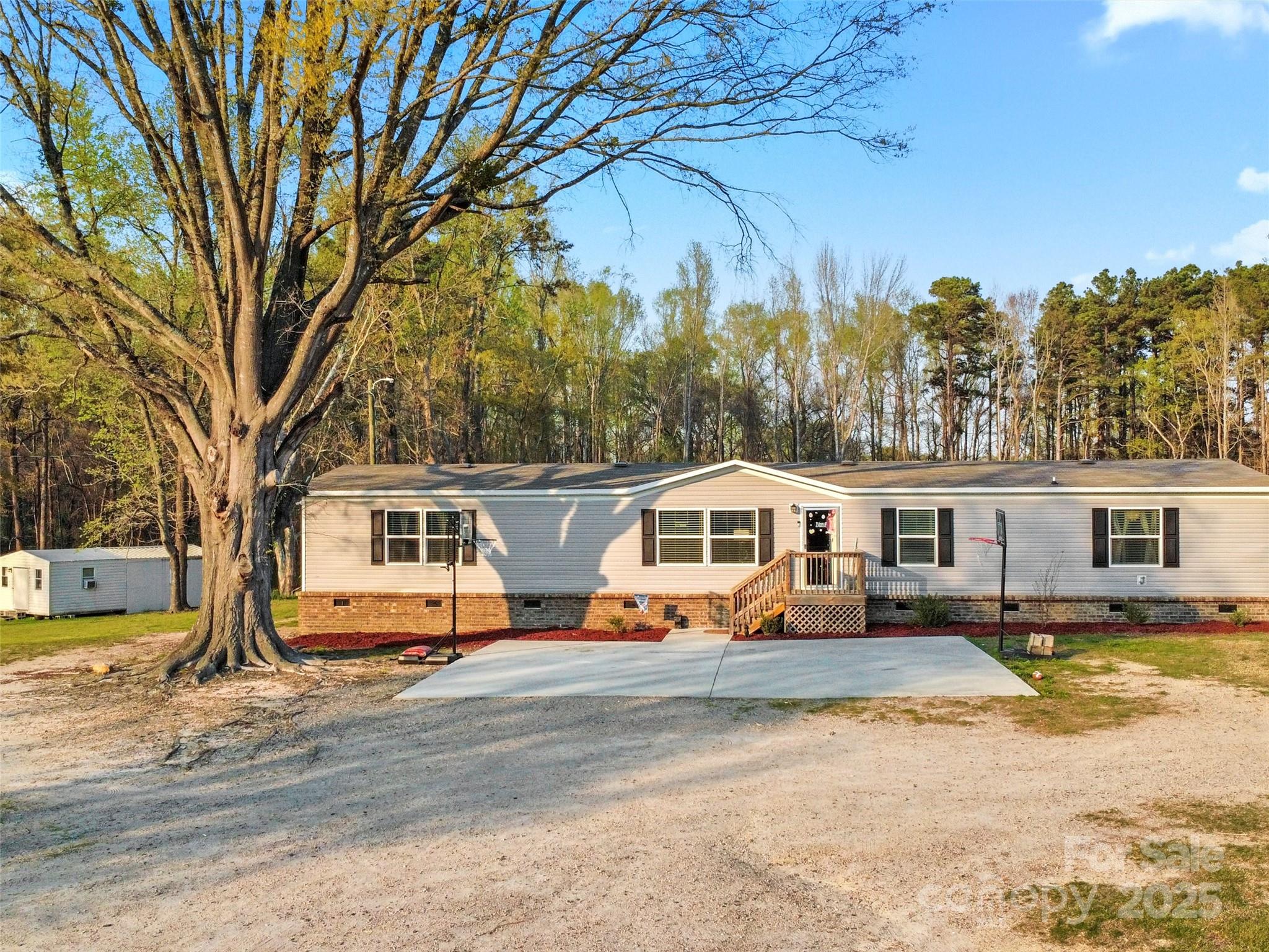 3887 Old Camden Highway Property Photo