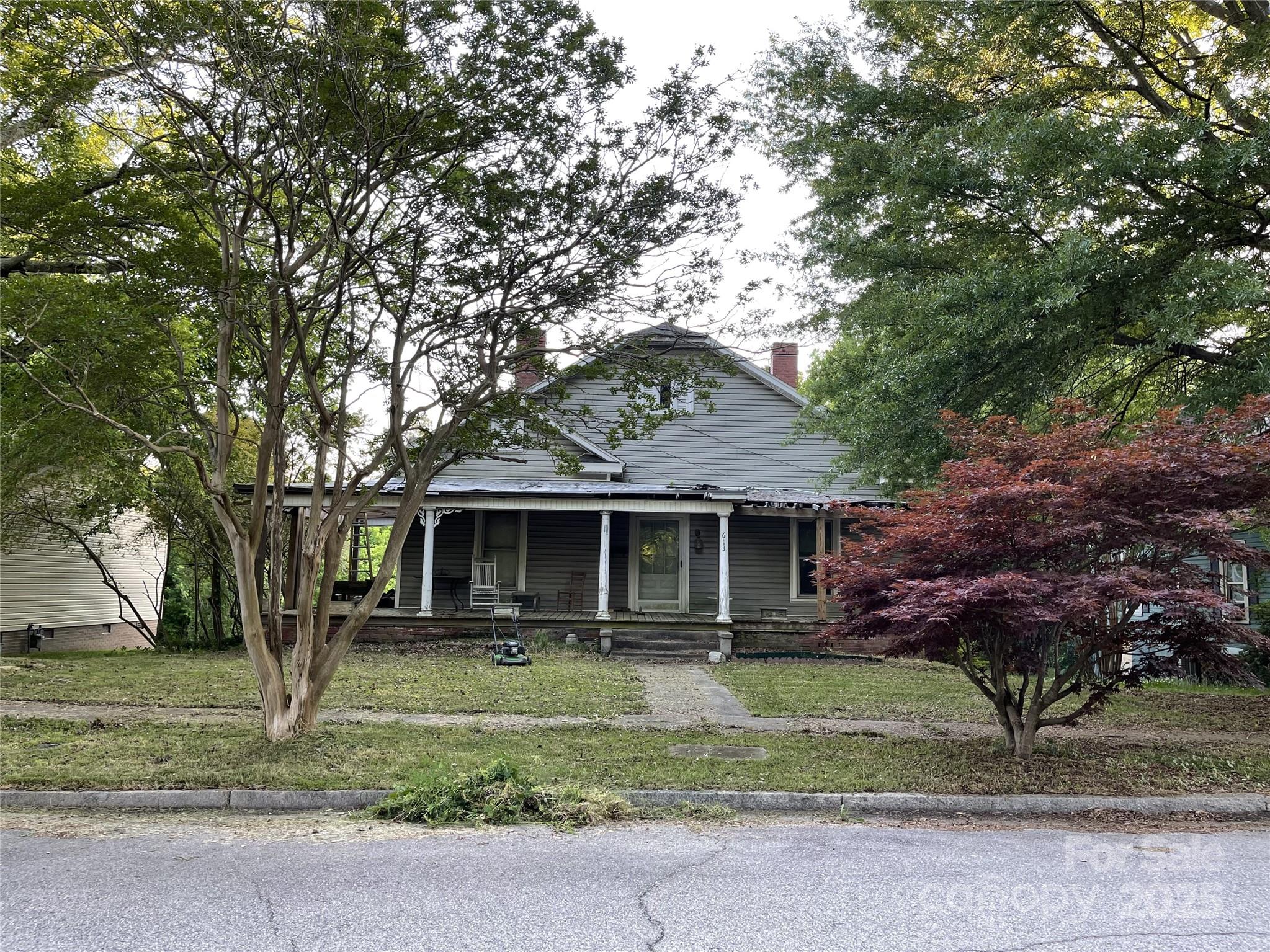 613 E 5th Street Property Photo