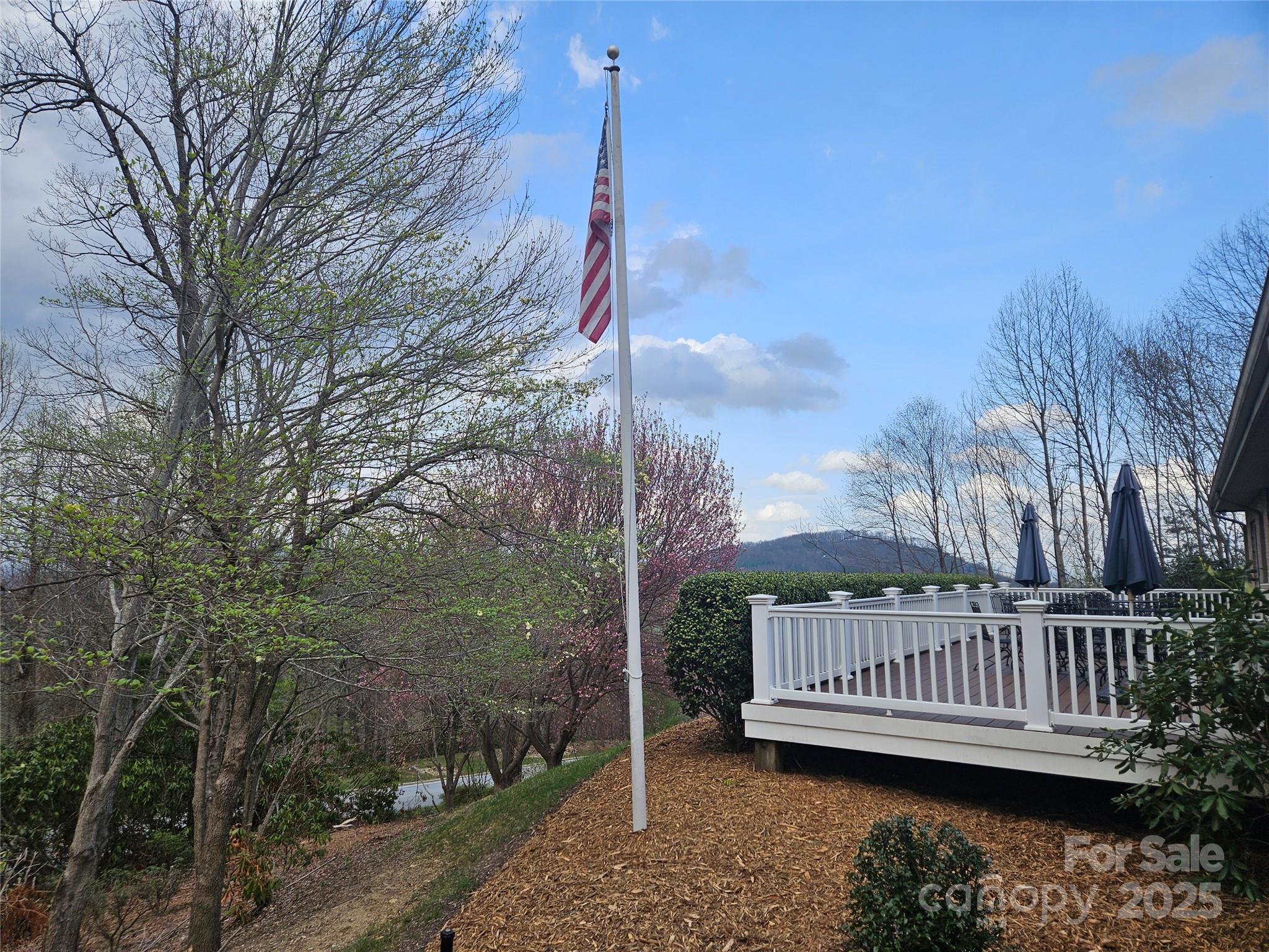 329 Carriage Crest Drive Property Photo 5