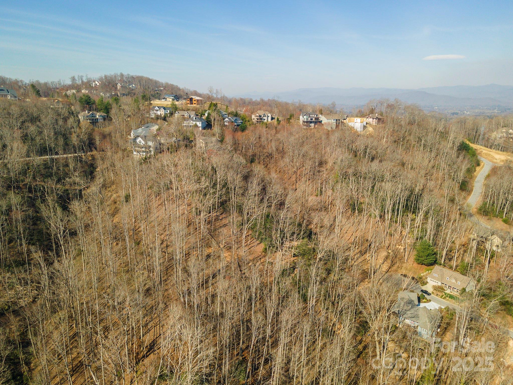 329 Carriage Crest Drive Property Photo 13