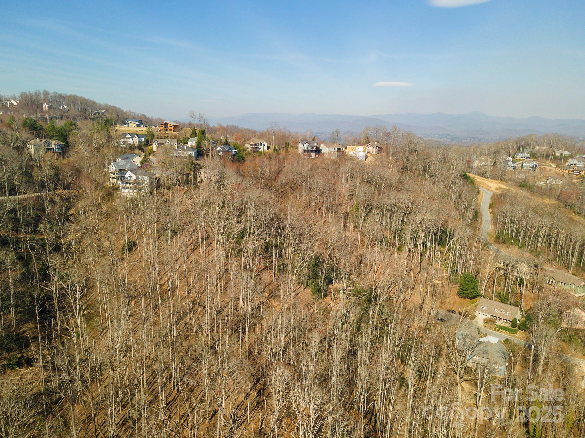 329 Carriage Crest Drive Property Photo 14