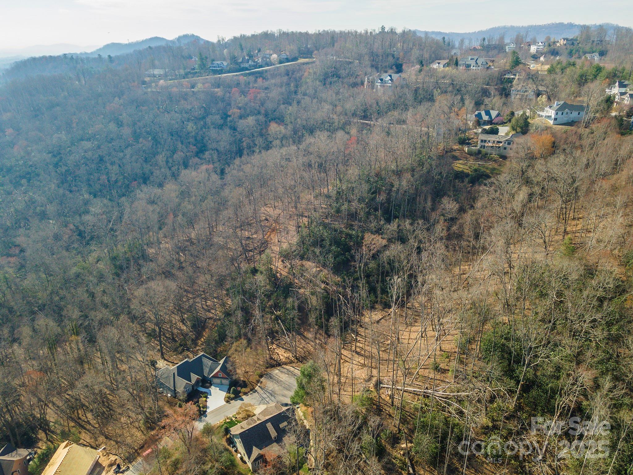 329 Carriage Crest Drive Property Photo 27