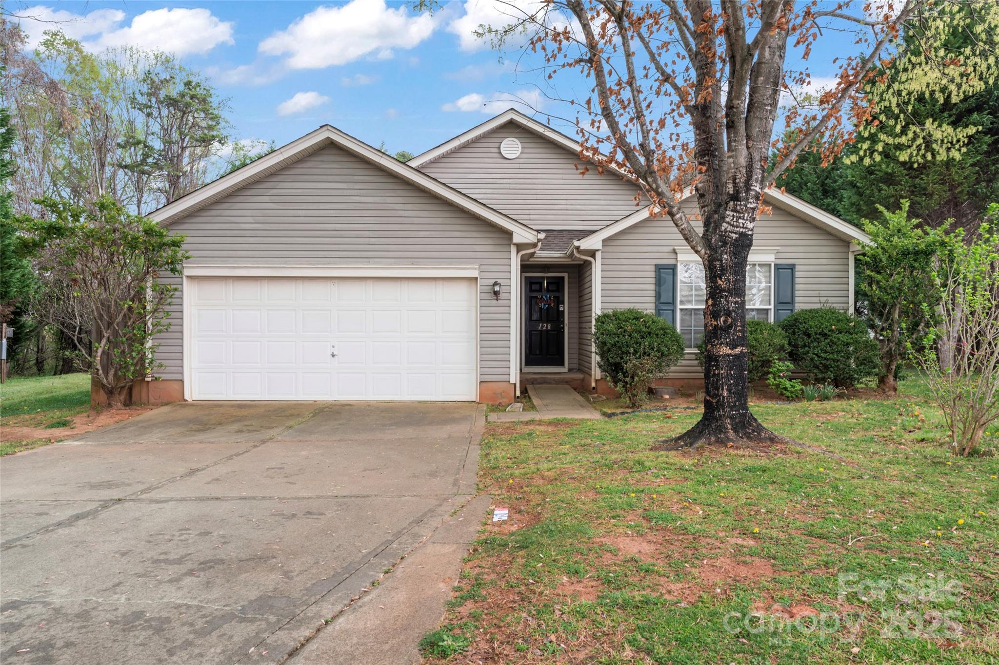 128 Creston Court Property Photo