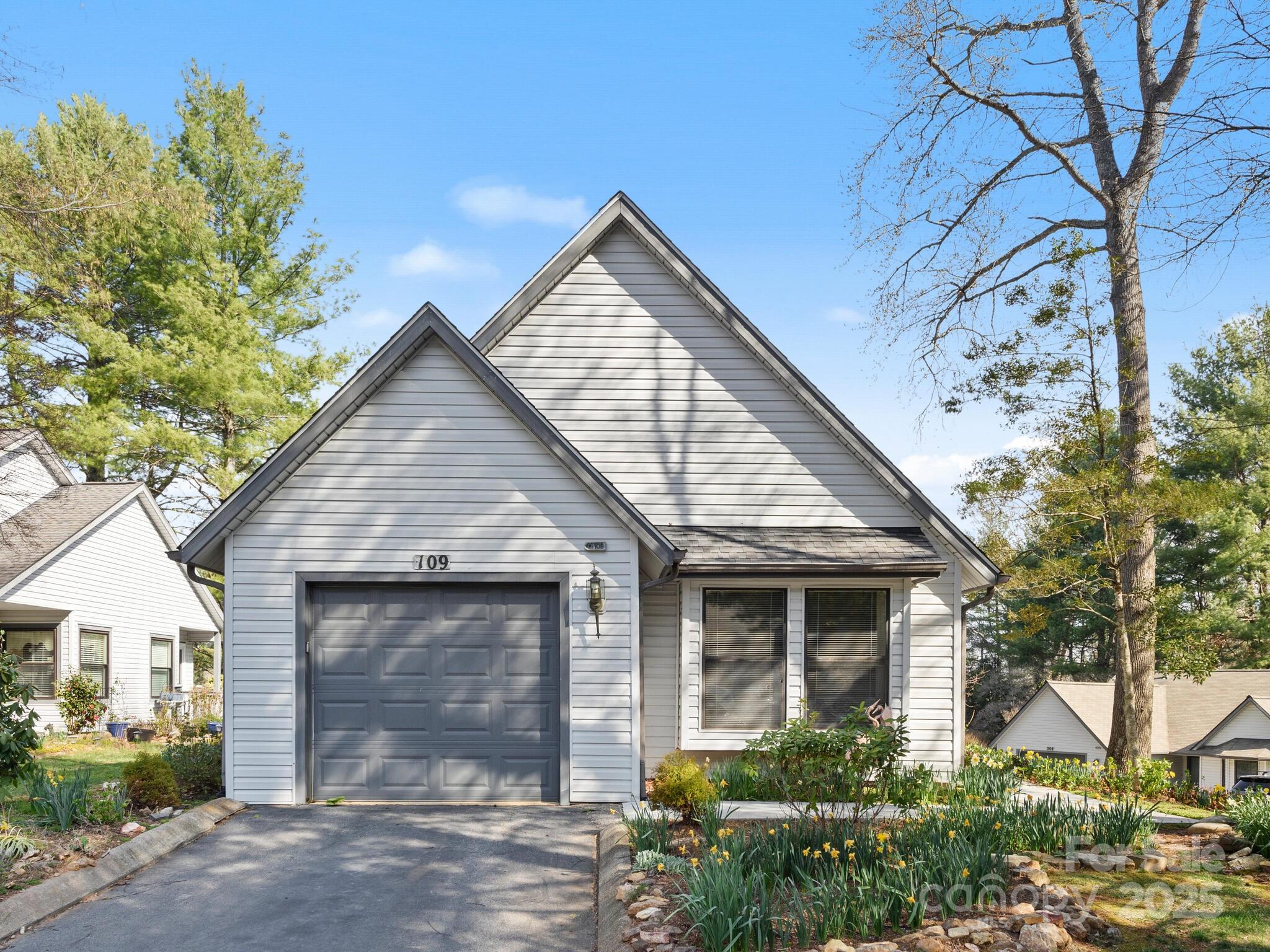 109 Cimarron Drive Property Photo