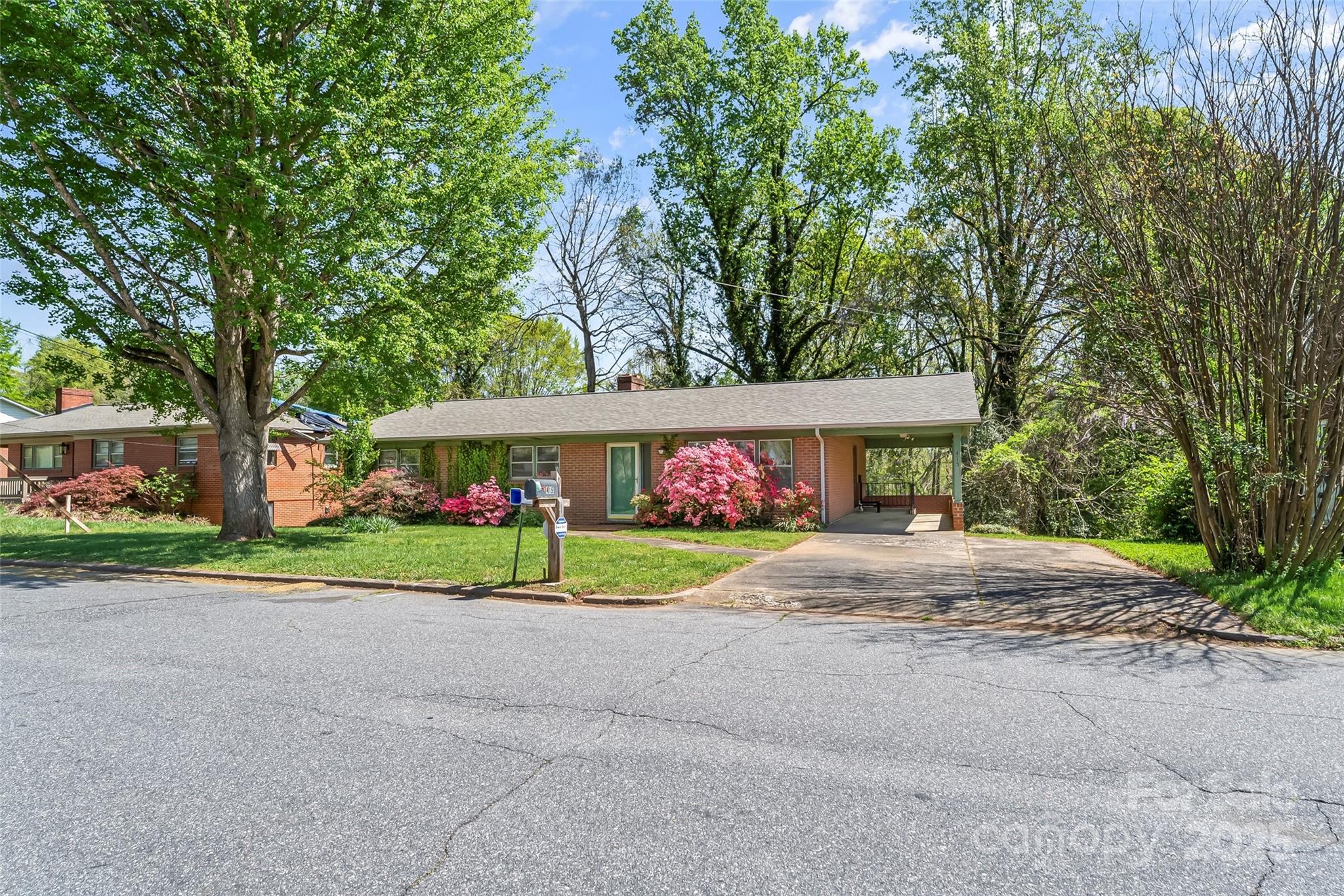 415 Alexander Avenue Property Photo