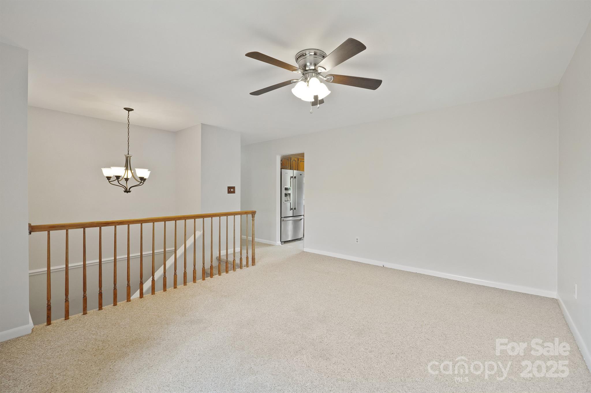 409 Cardinal Drive Property Photo 3