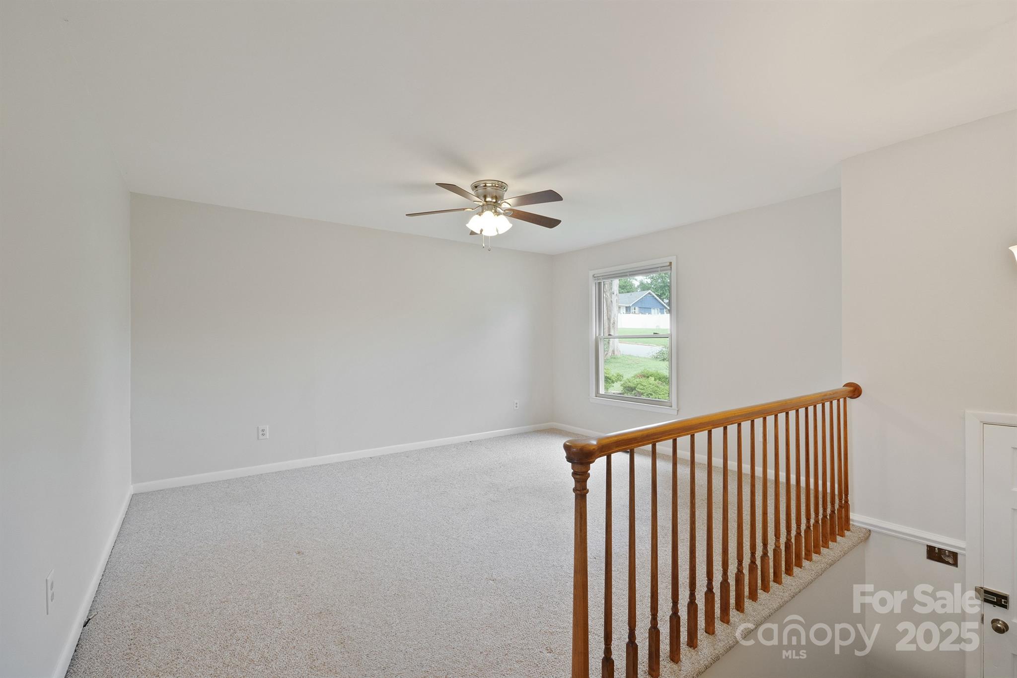 409 Cardinal Drive Property Photo 4