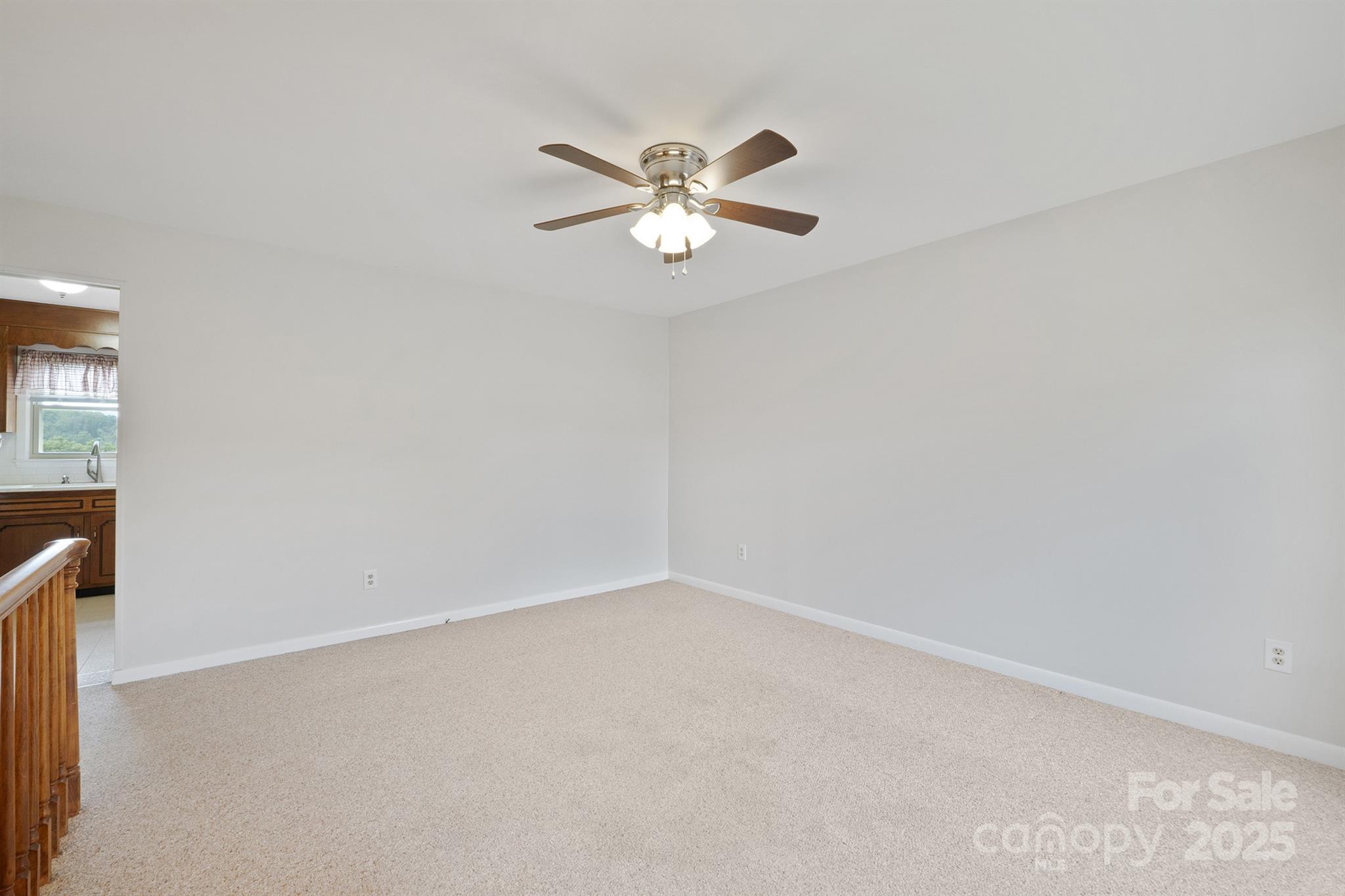 409 Cardinal Drive Property Photo 5