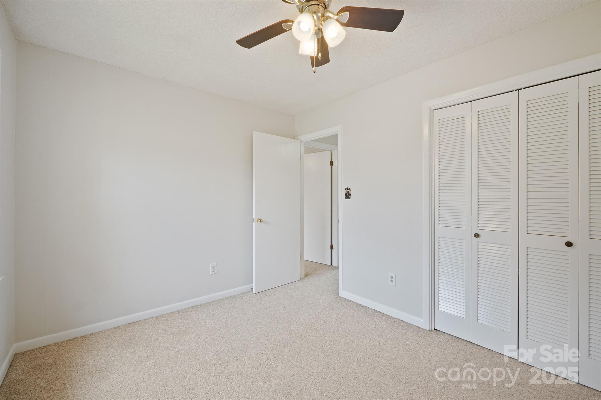 409 Cardinal Drive Property Photo 15