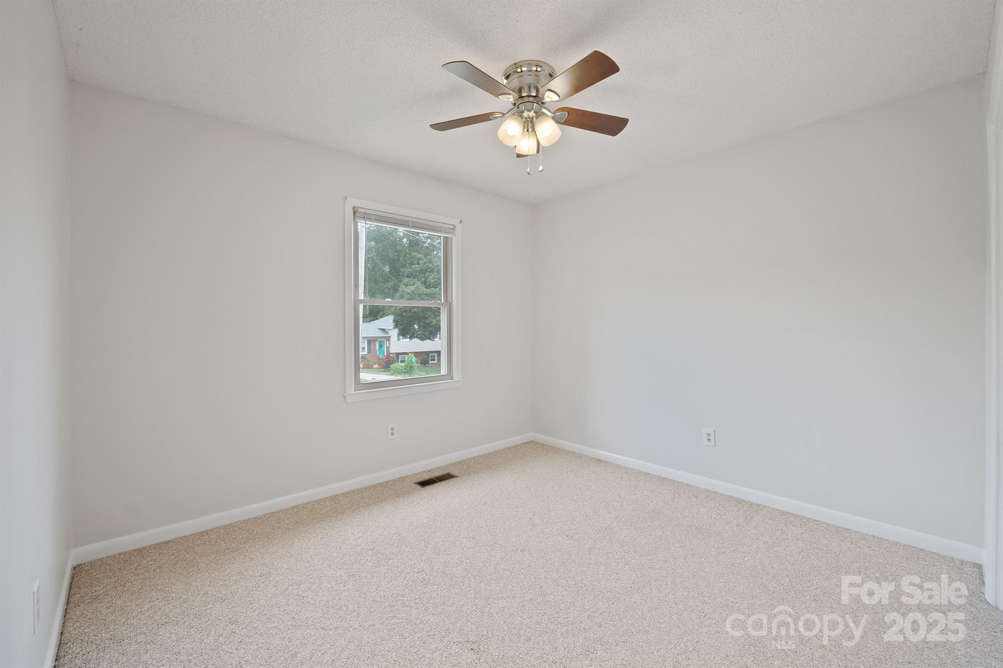 409 Cardinal Drive Property Photo 16