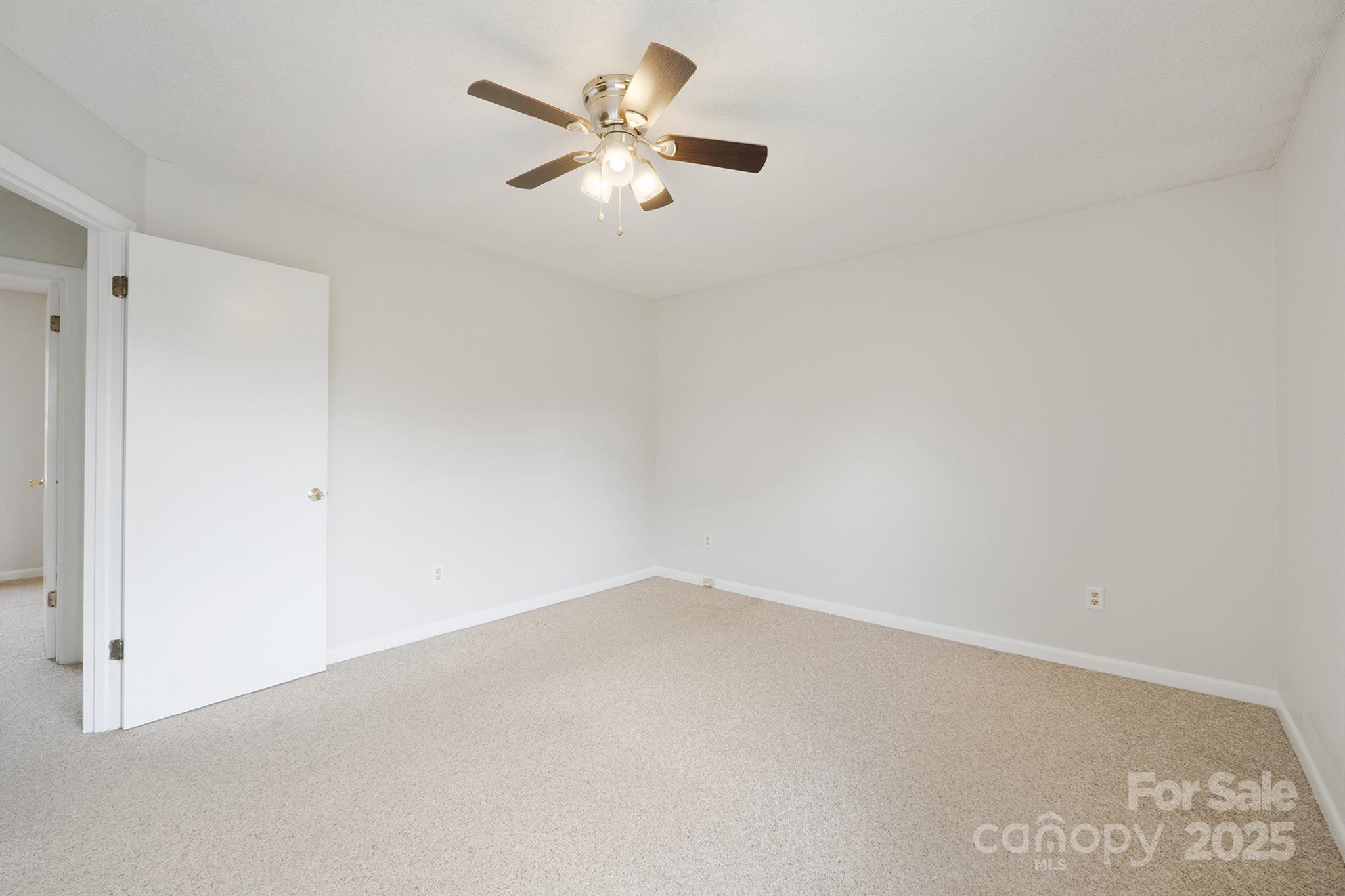 409 Cardinal Drive Property Photo 20