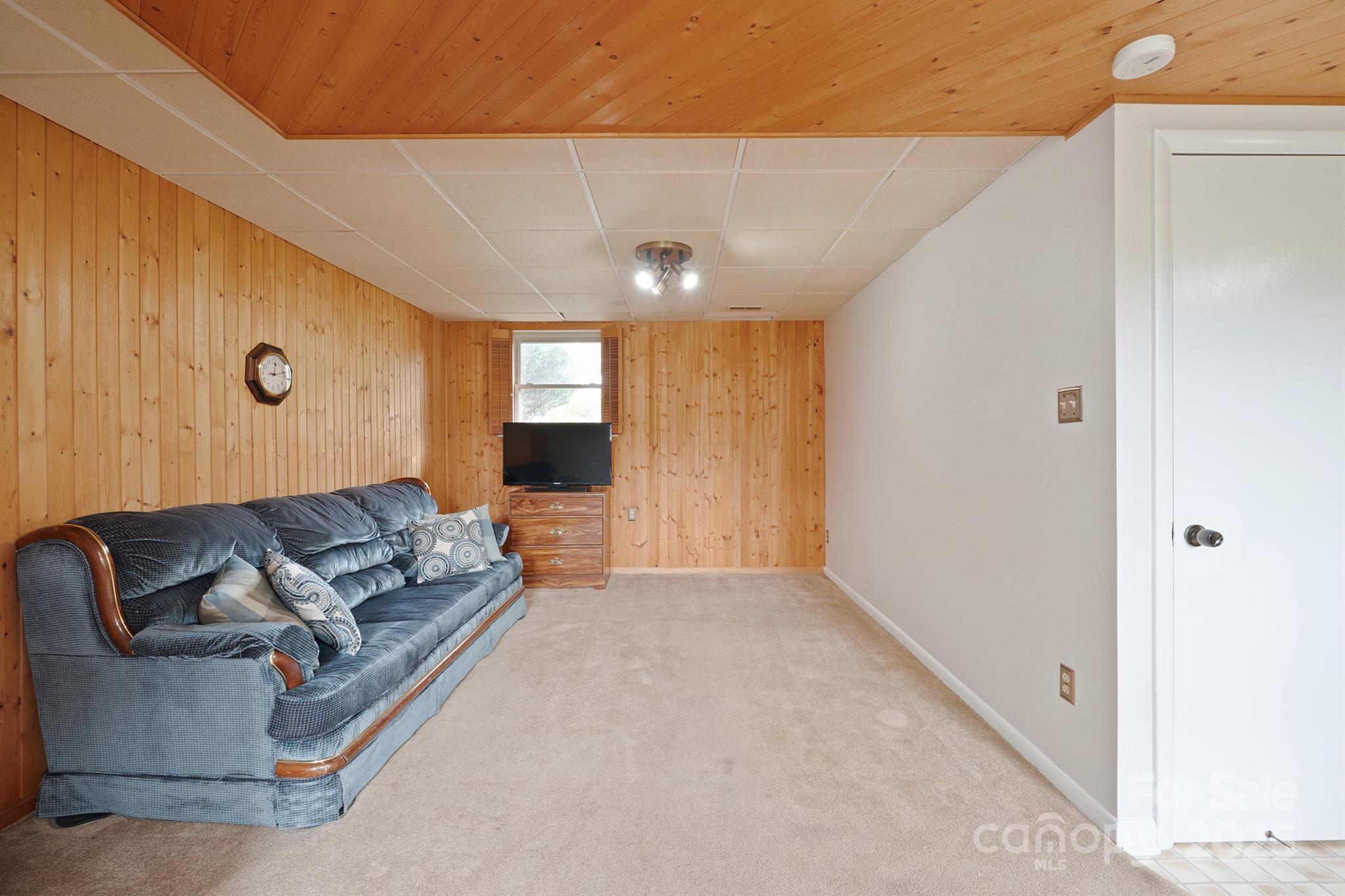 409 Cardinal Drive Property Photo 24