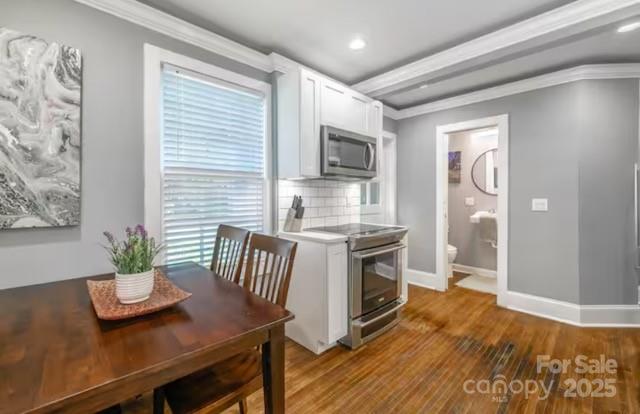 713/715 Walnut Avenue Property Photo 4