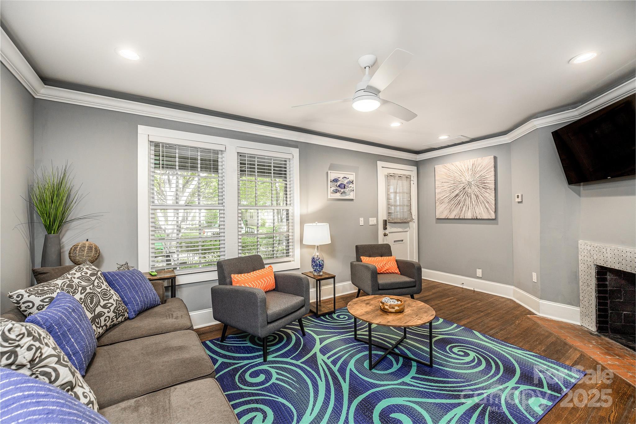 713/715 Walnut Avenue Property Photo 11