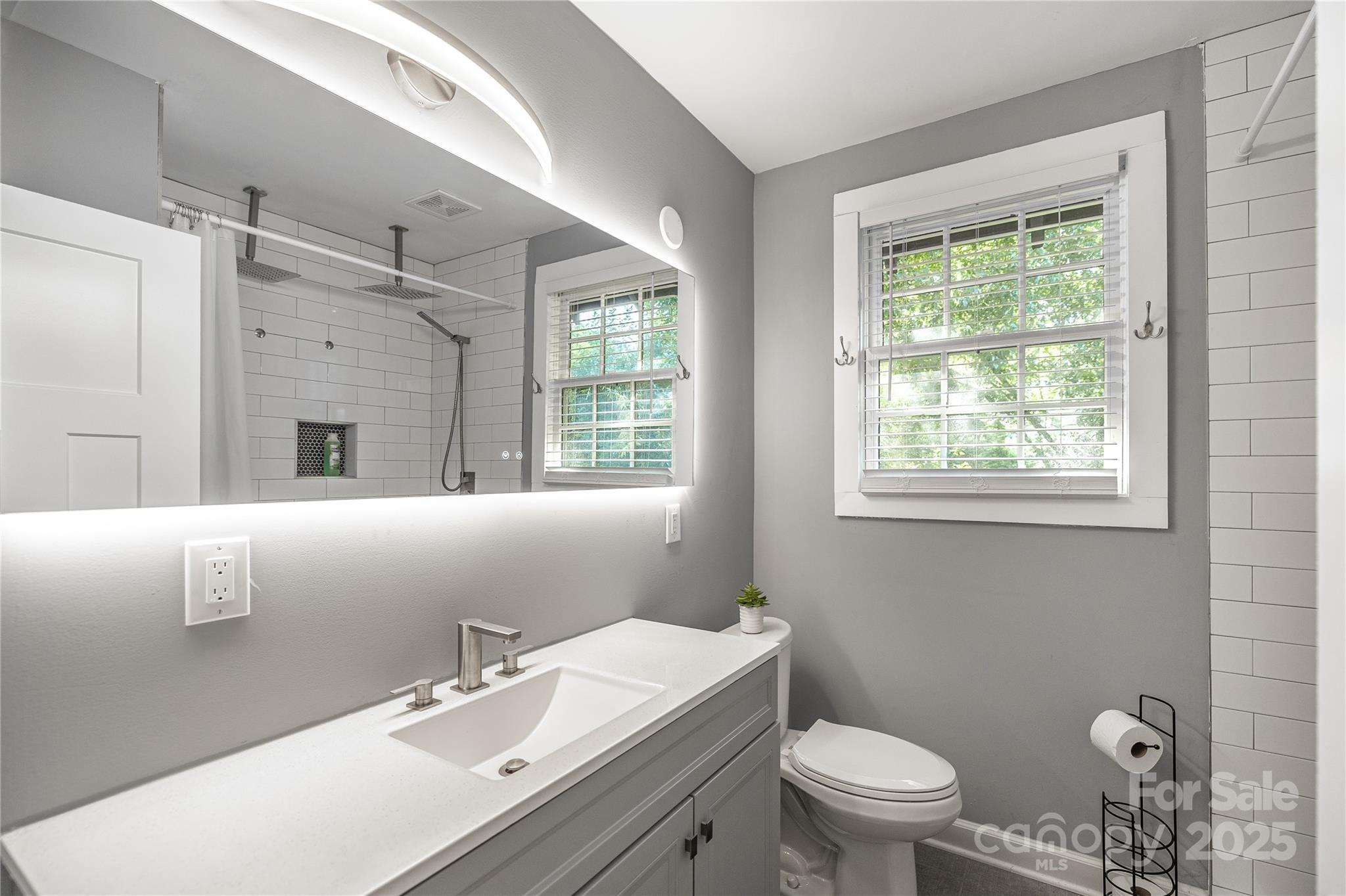 713/715 Walnut Avenue Property Photo 19