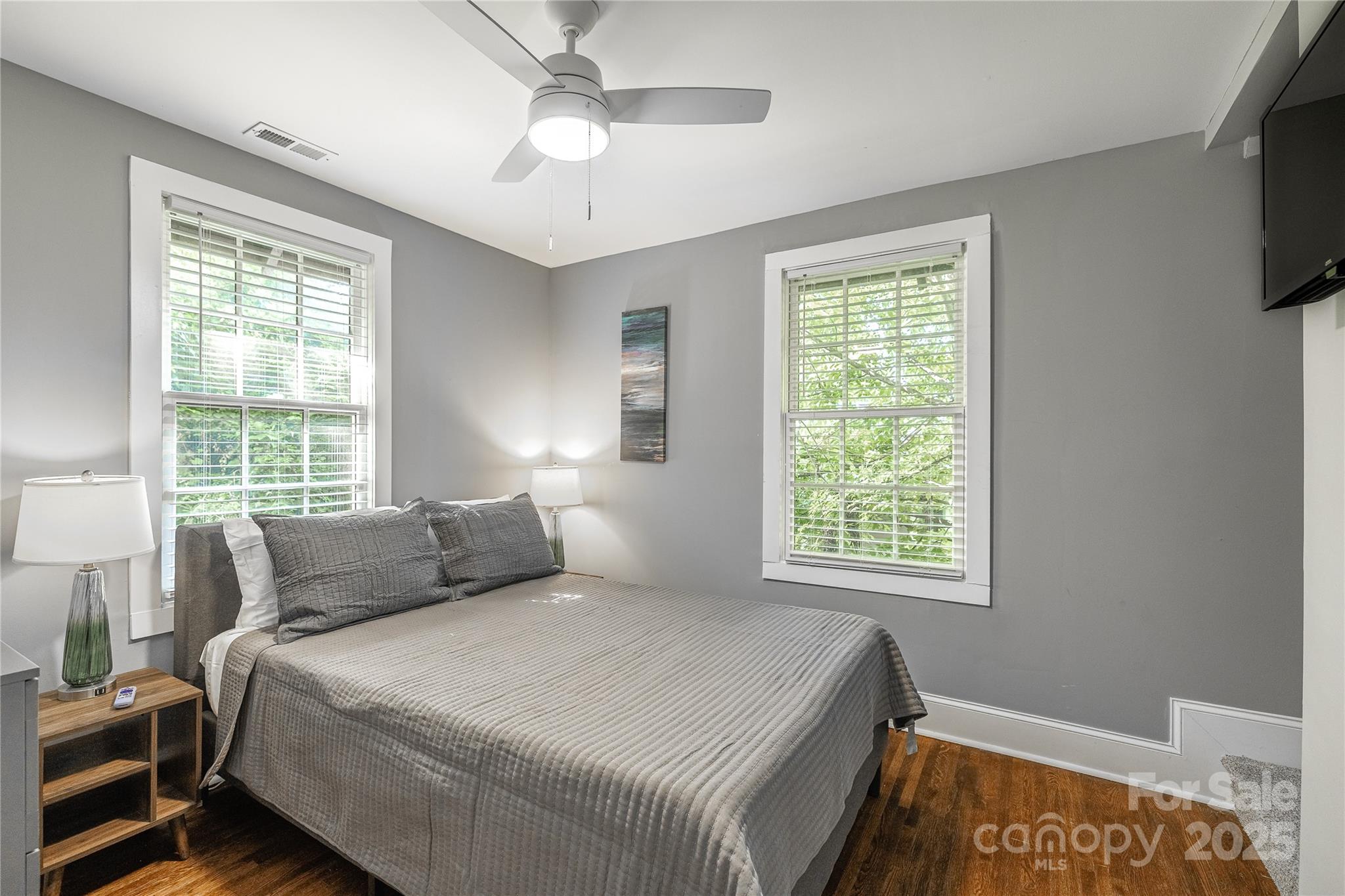 713/715 Walnut Avenue Property Photo 20
