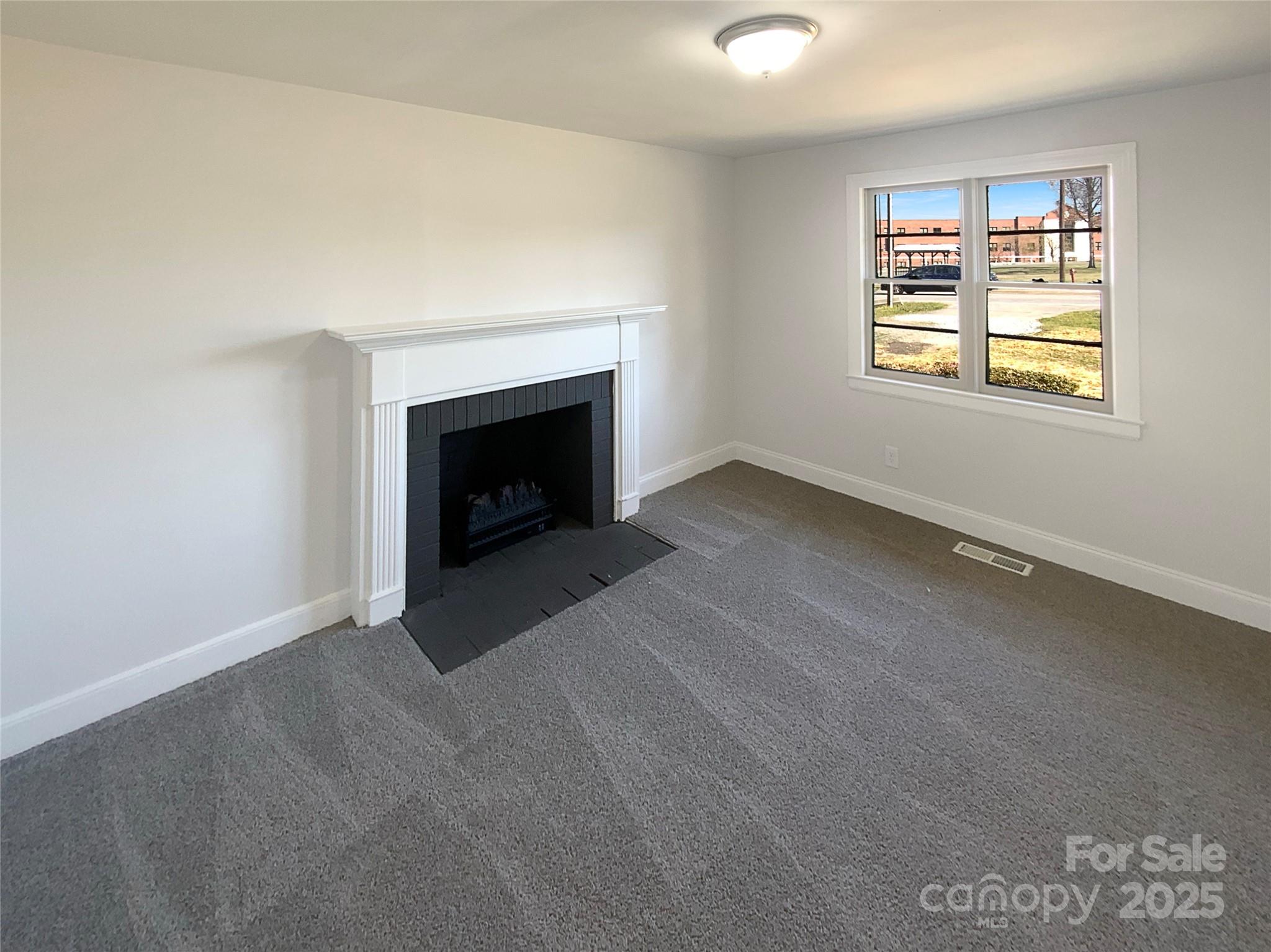 614 Normandy Road Property Photo 3